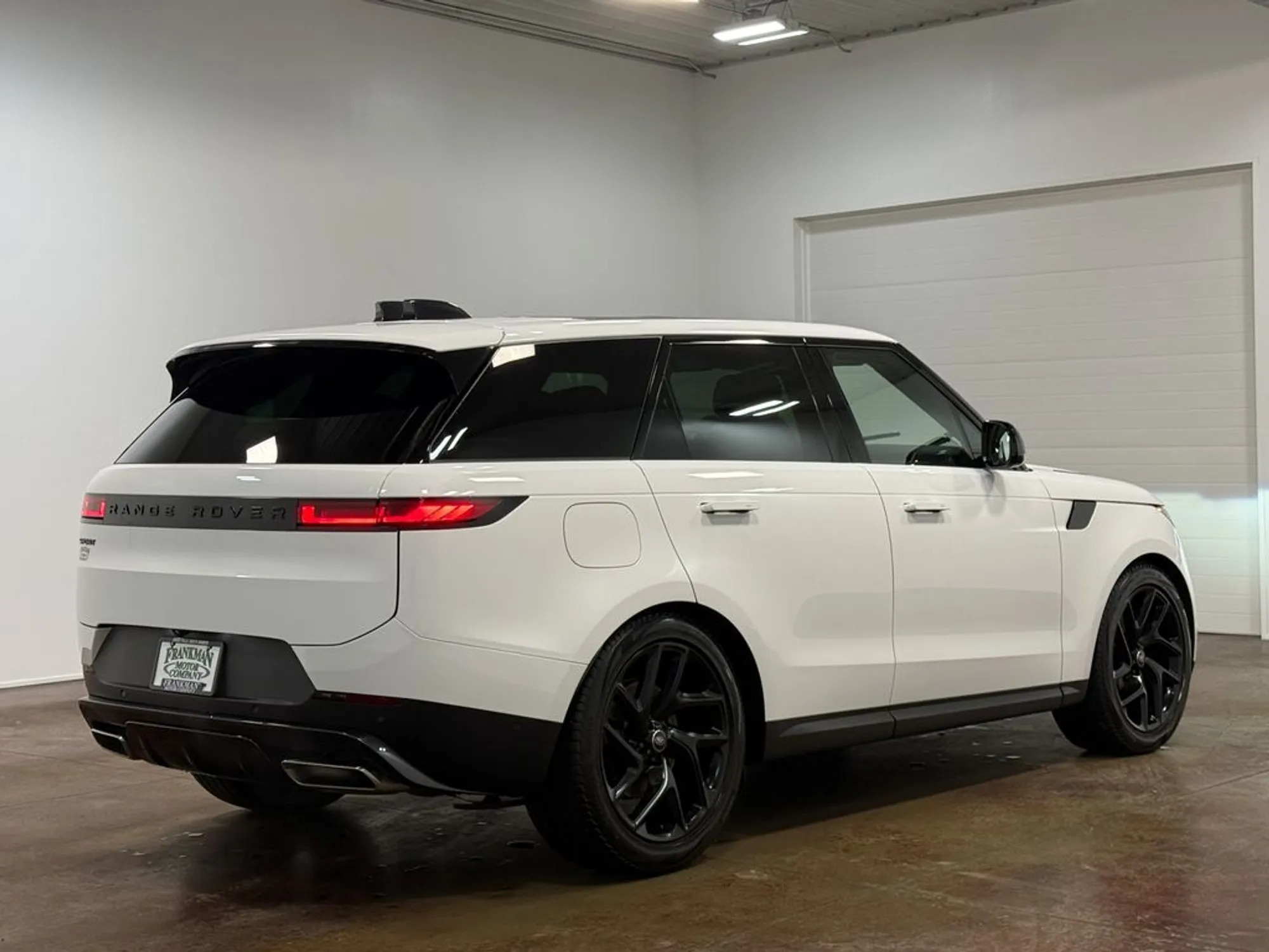 2025 Land Rover Range Rover Sport SE