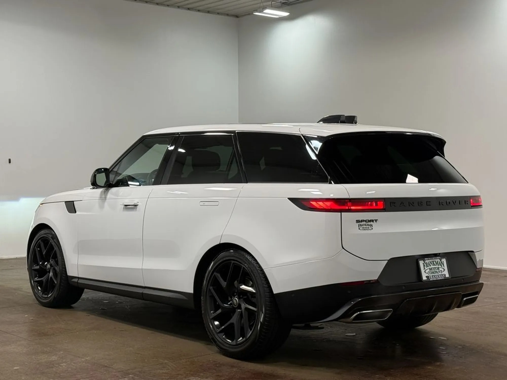 2025 Land Rover Range Rover Sport SE - 3