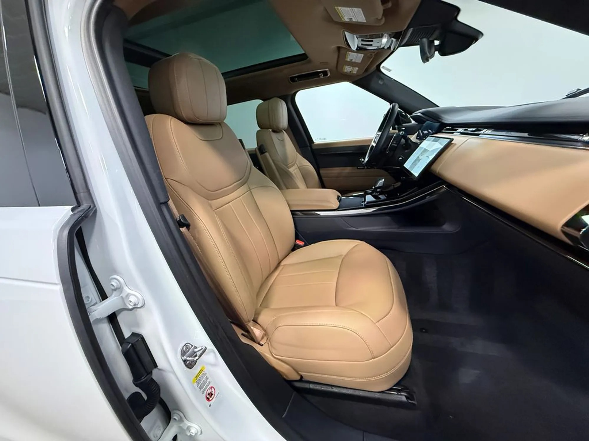 2025 Land Rover Range Rover Sport SE