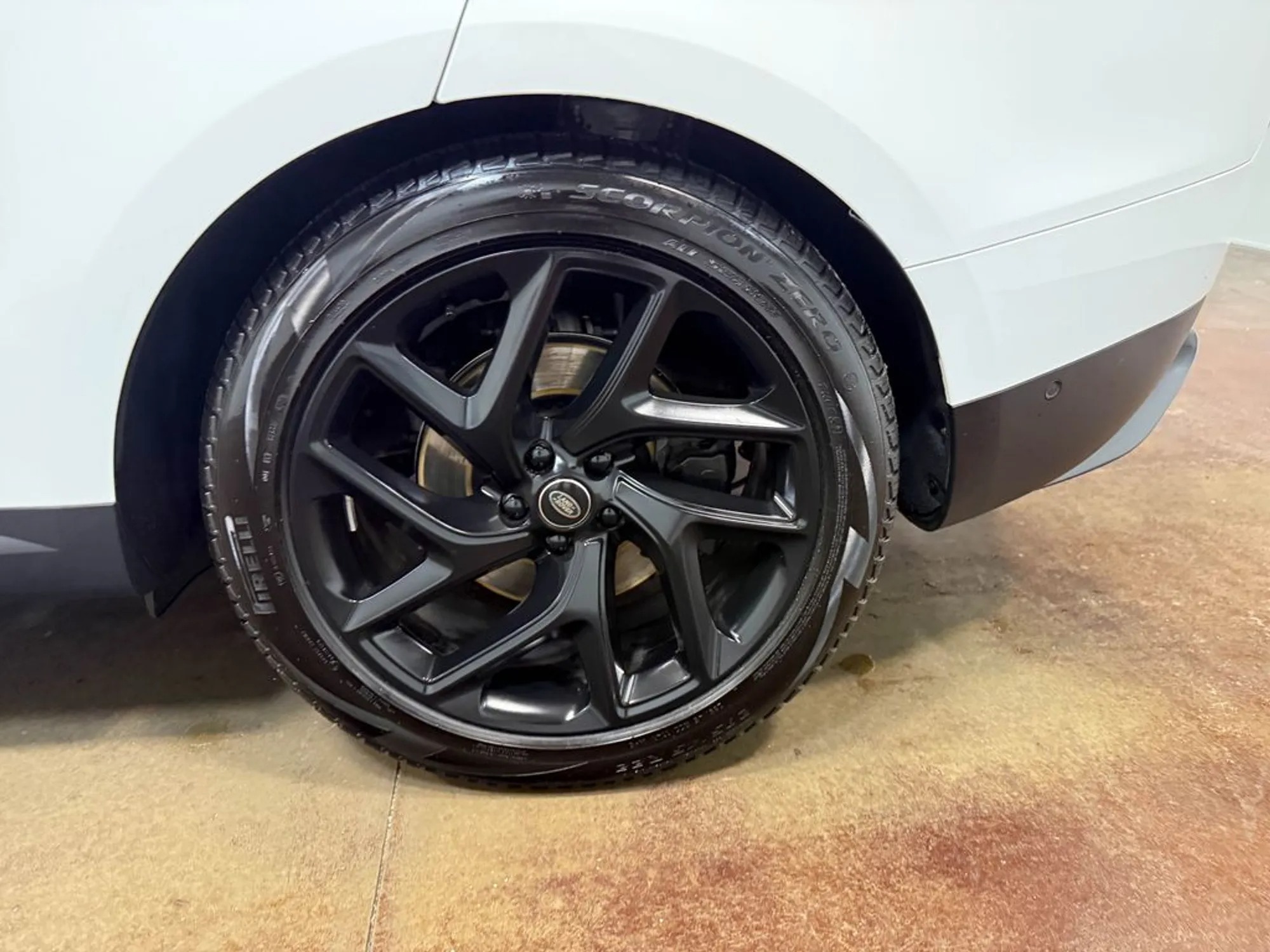 2025 Land Rover Range Rover Sport SE