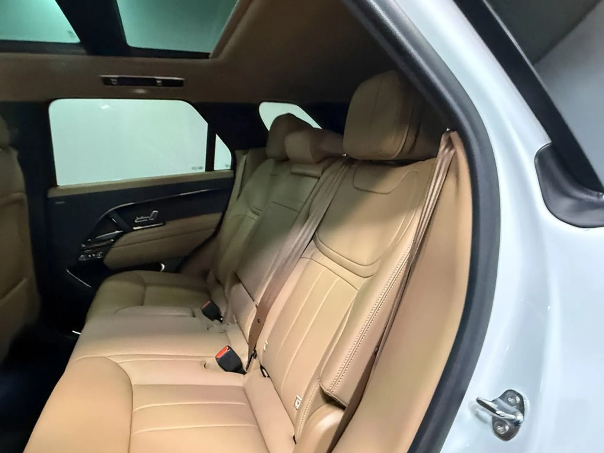 2025 Land Rover Range Rover Sport SE