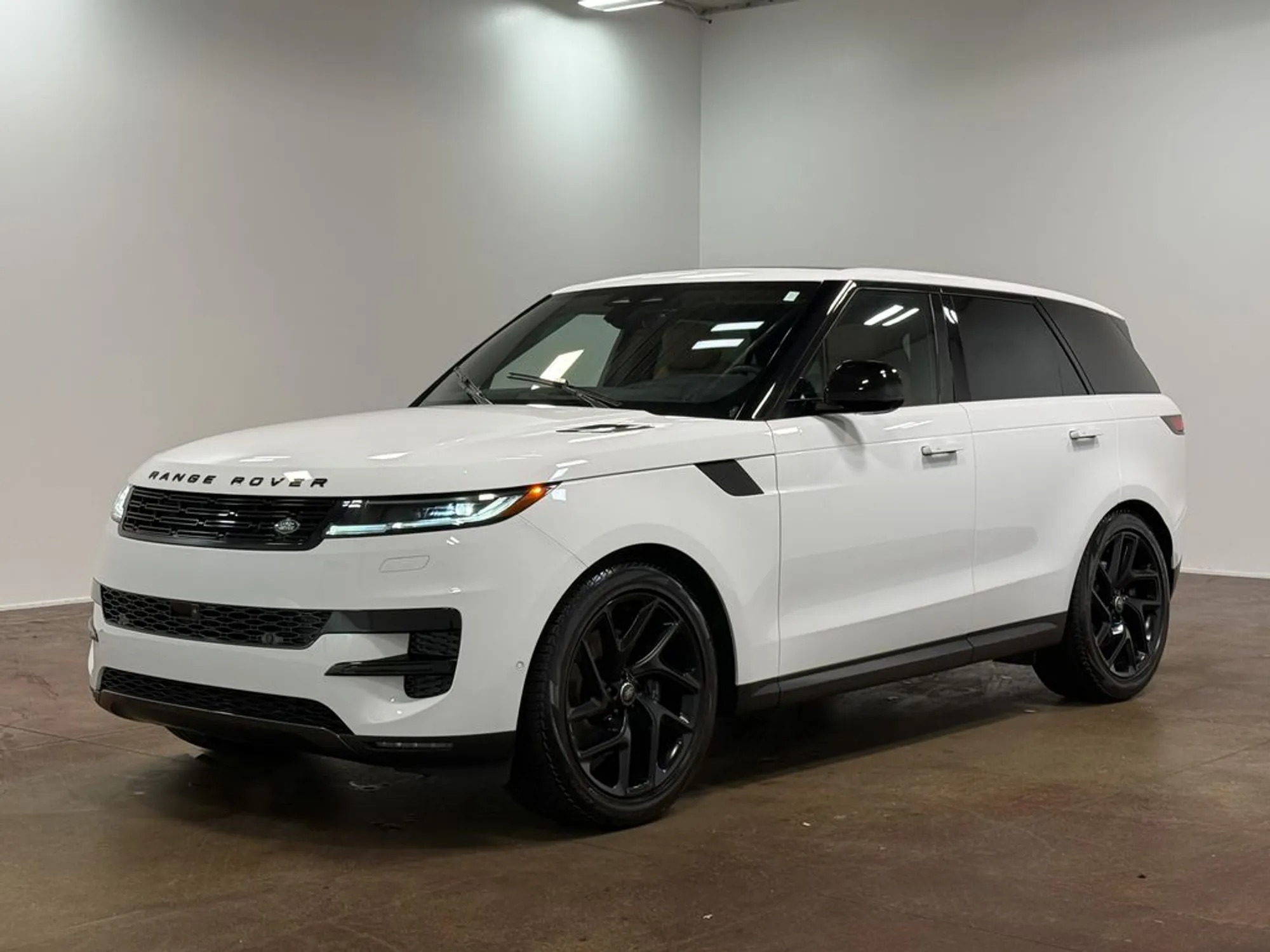 2025 Land Rover Range Rover Sport SE