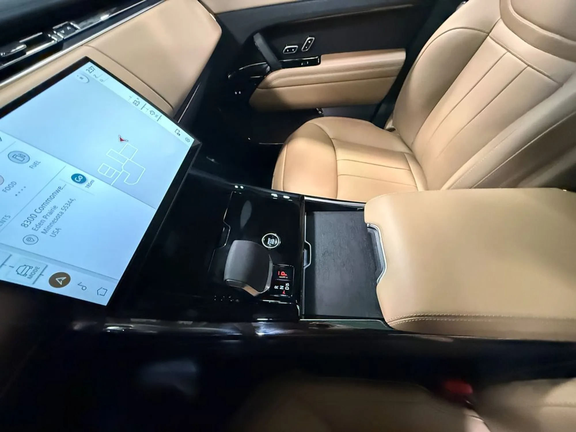 2025 Land Rover Range Rover Sport SE