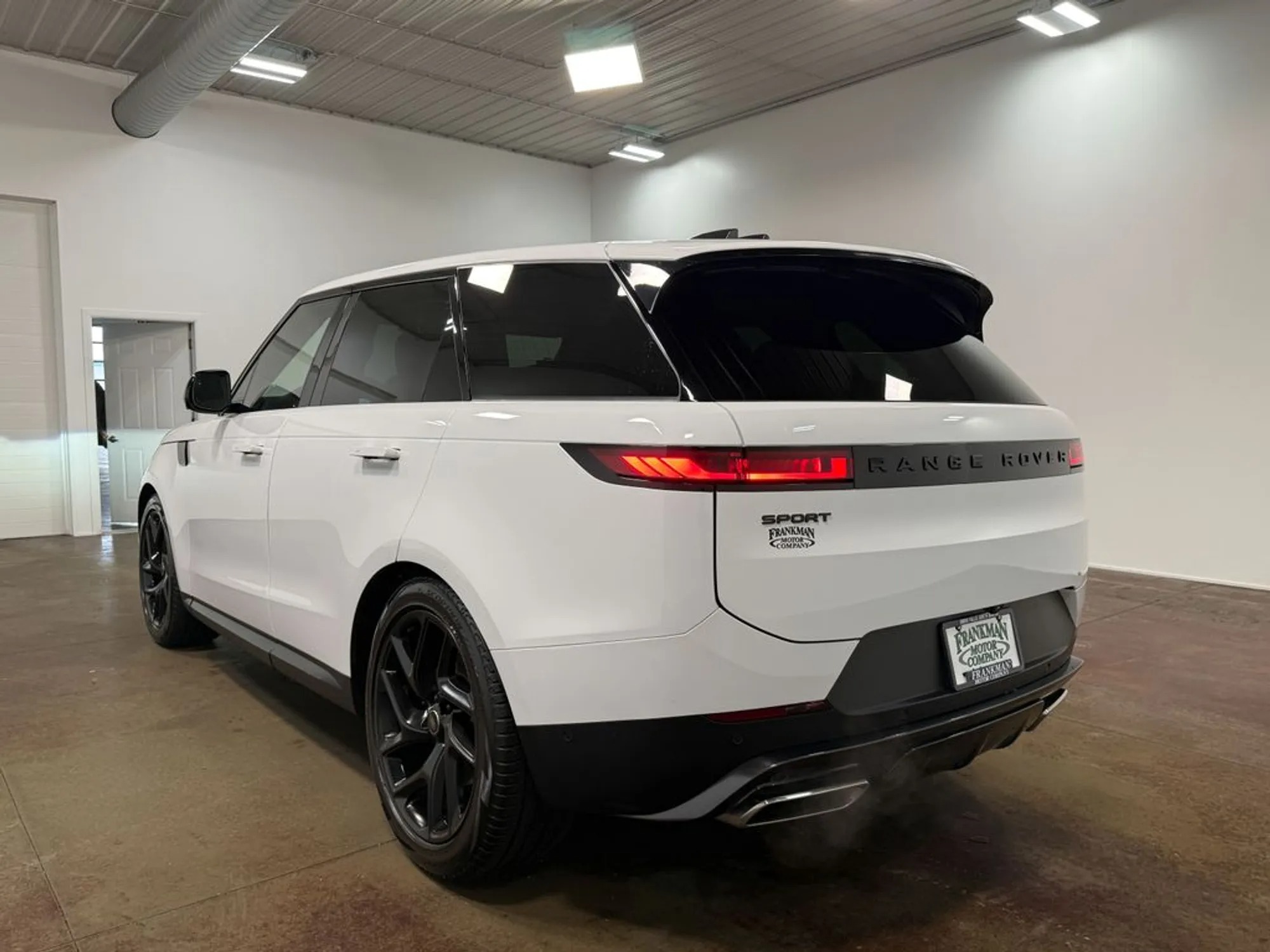 2025 Land Rover Range Rover Sport SE