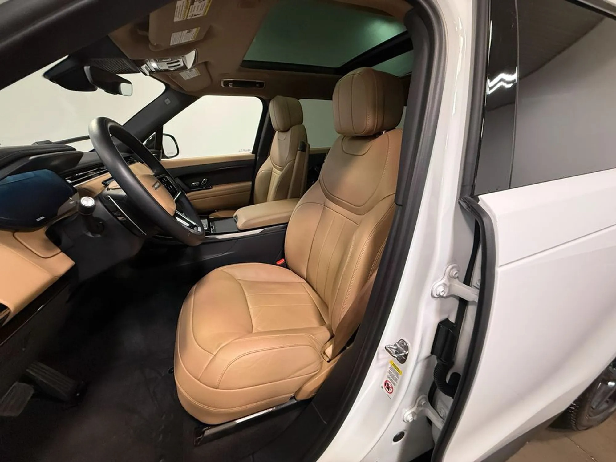 2025 Land Rover Range Rover Sport SE