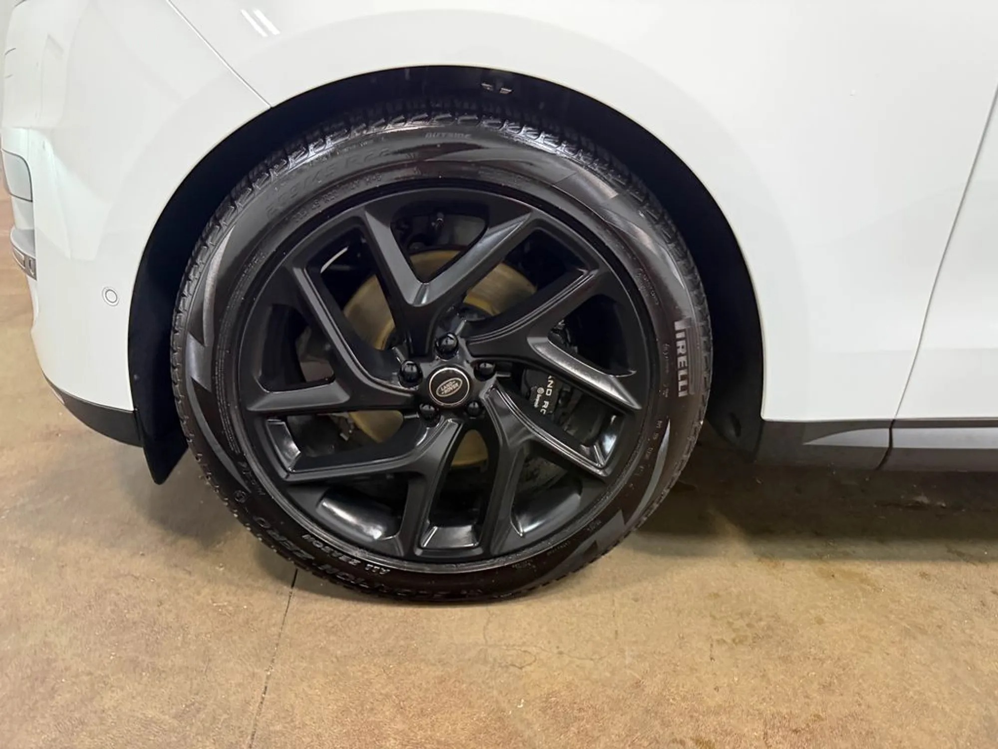 2025 Land Rover Range Rover Sport SE