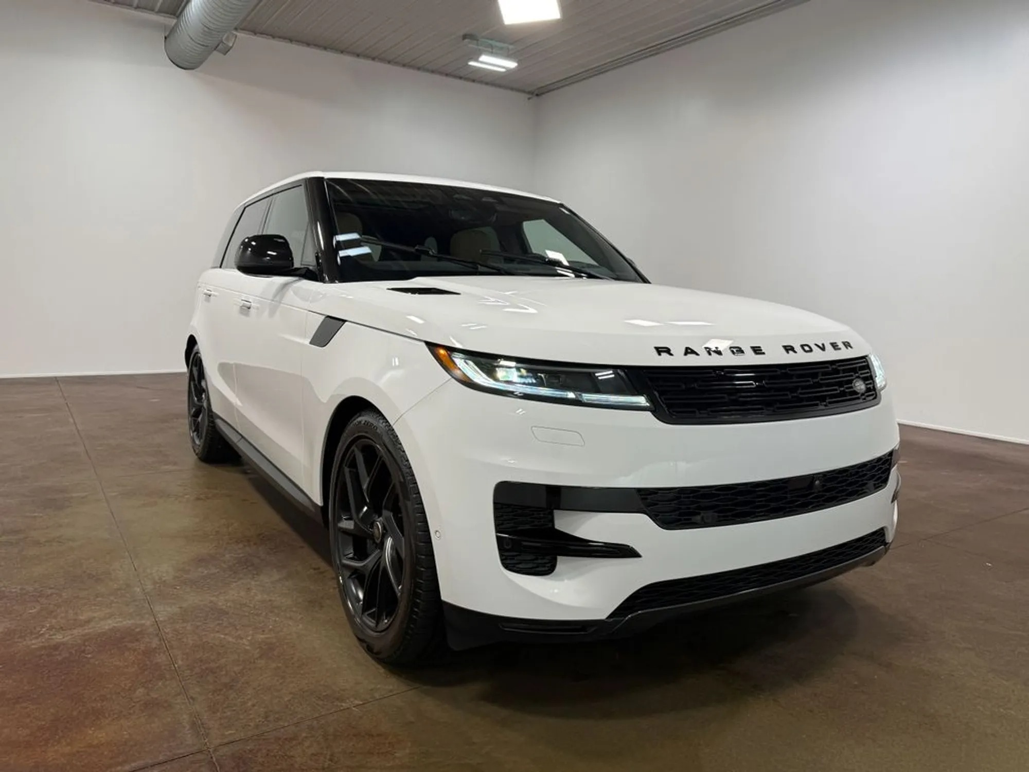 2025 Land Rover Range Rover Sport SE