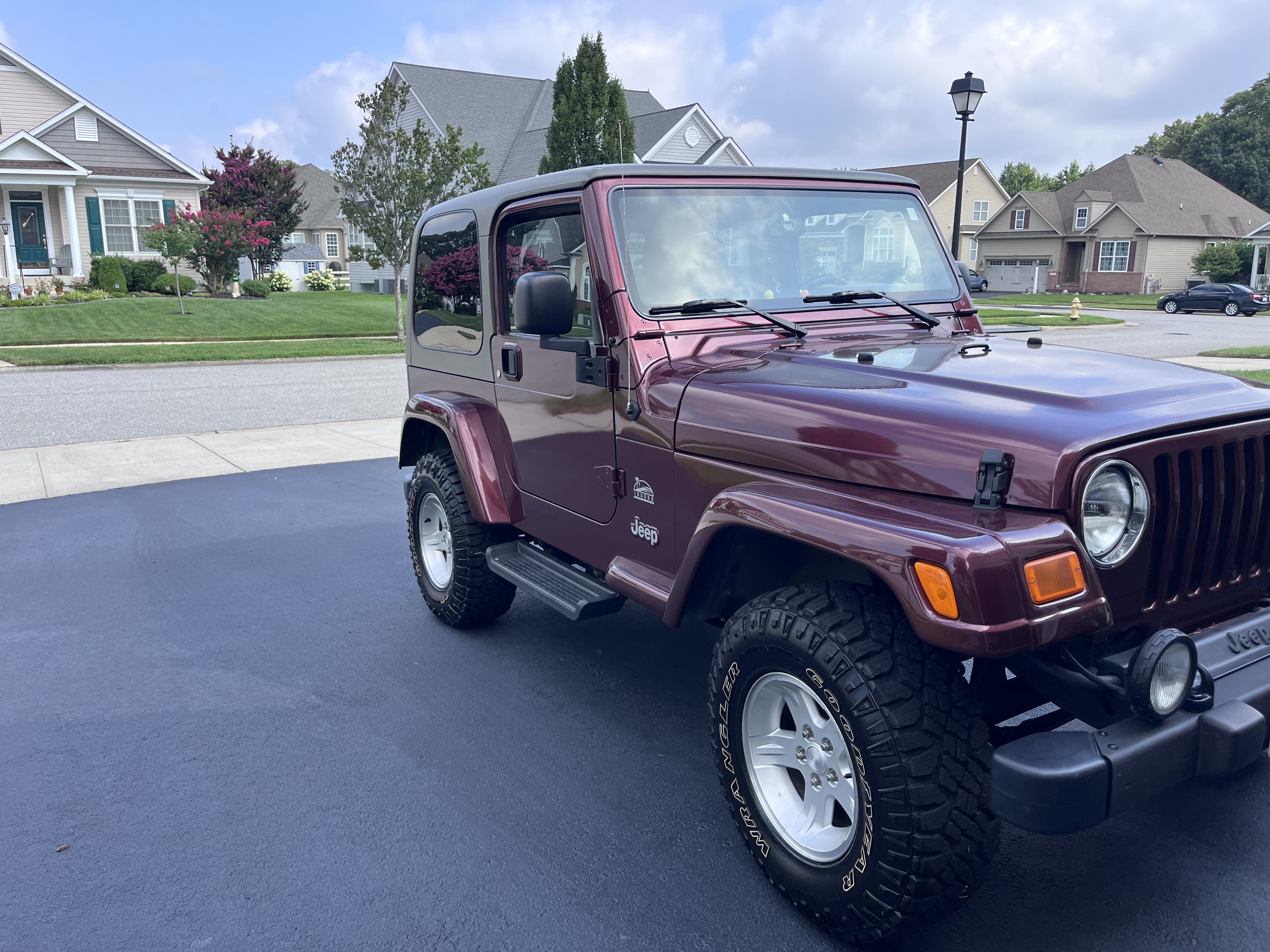 2004 Jeep Wrangler Sahara - 2