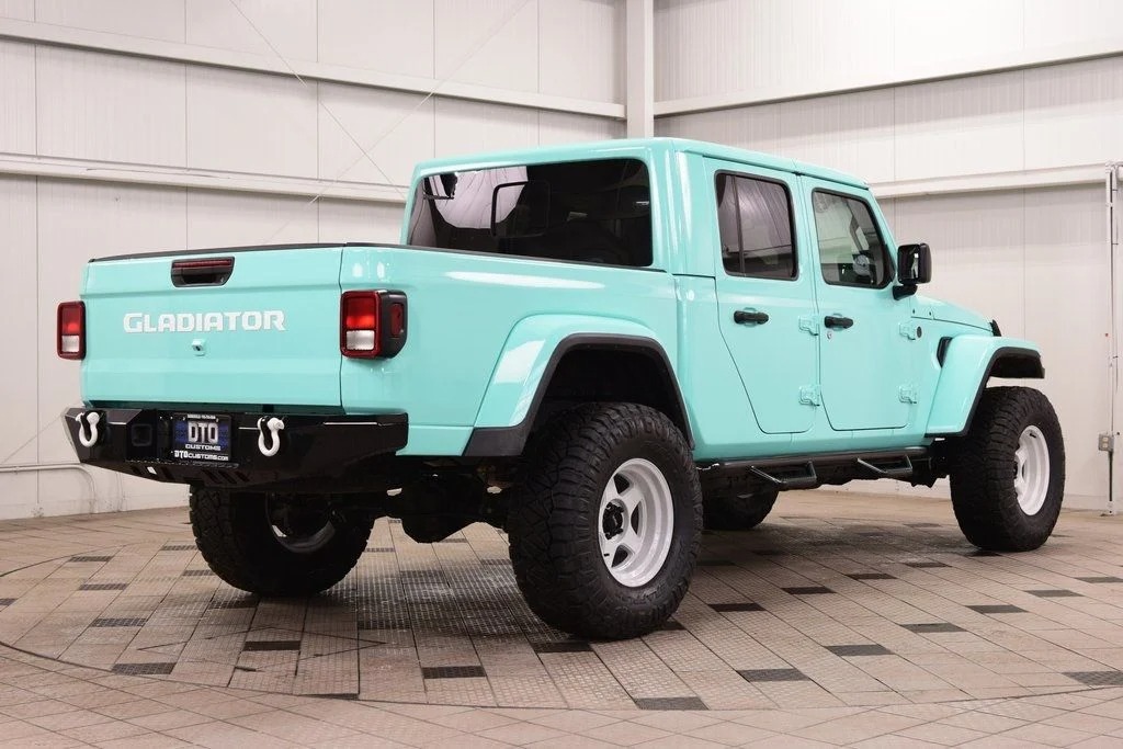 2025 Jeep Gladiator Sport S Aqua Edition