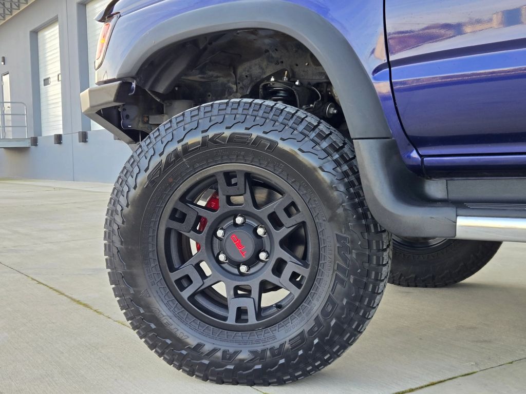 Modified 2000 Toyota 4Runner SR5
