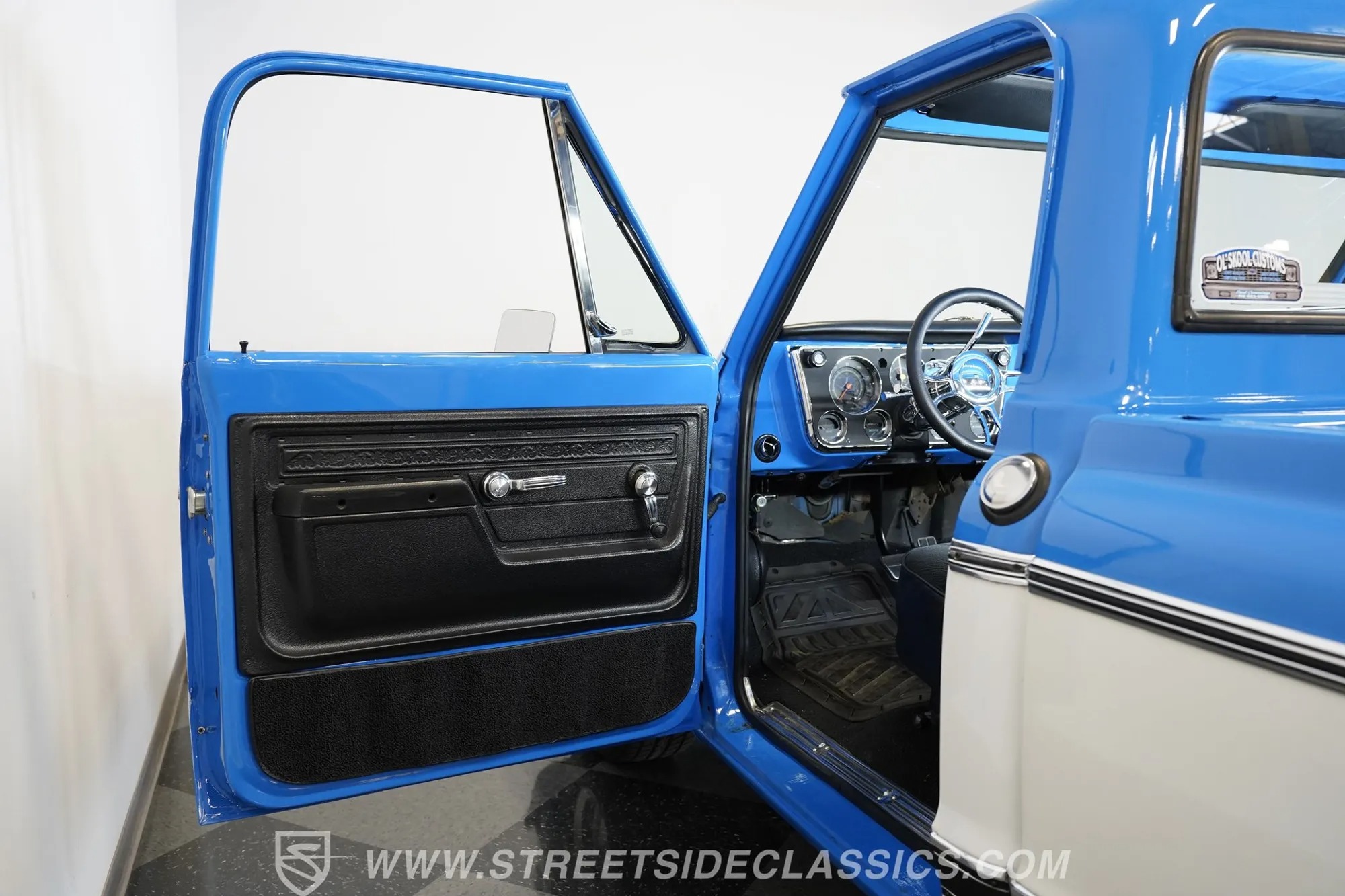 1972 Chevrolet C10 Cheyenne Restomod