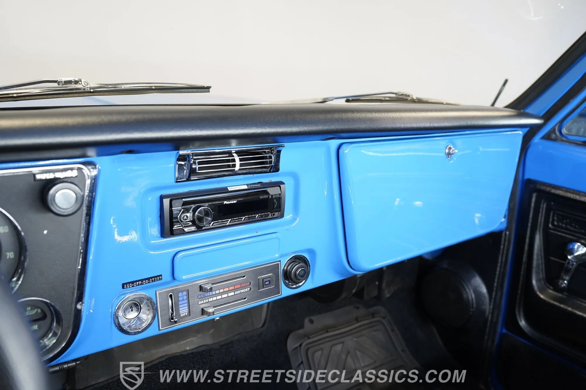 1972 Chevrolet C10 Cheyenne Restomod