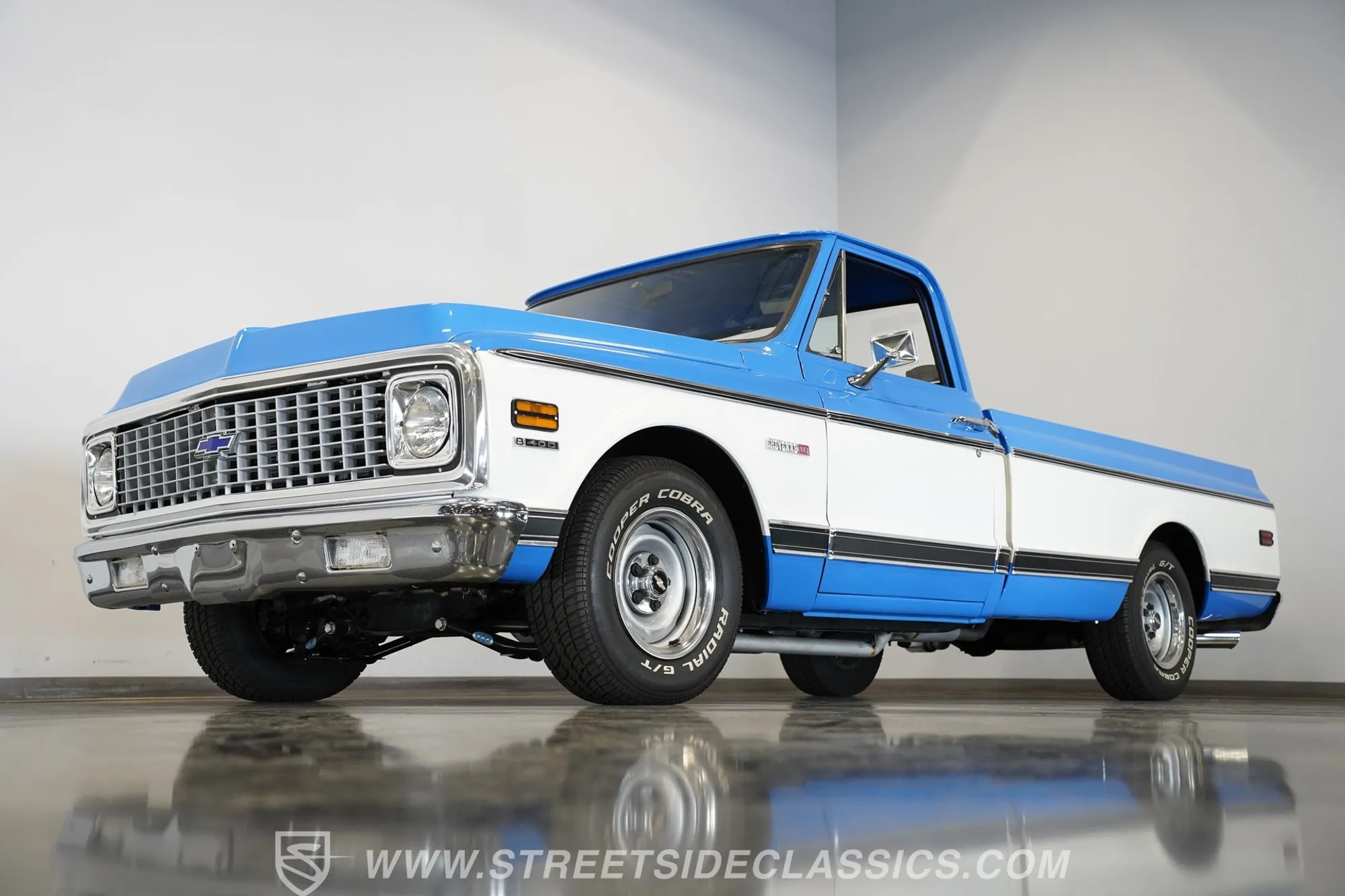 1972 Chevrolet C10 Cheyenne Restomod - 3
