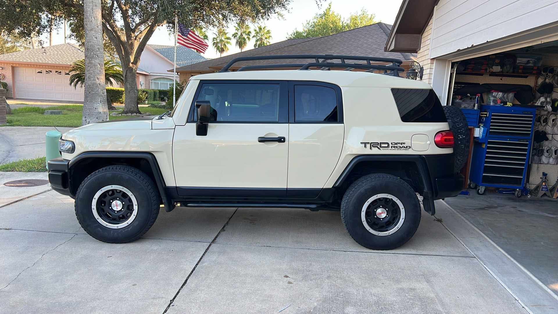 Sale Pending: 2010 Toyota FJ Cruiser Trail Teams Edition
