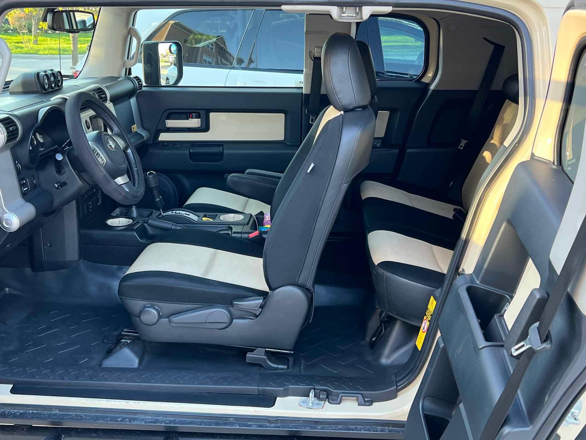 Sale Pending: 2010 Toyota FJ Cruiser Trail Teams Edition