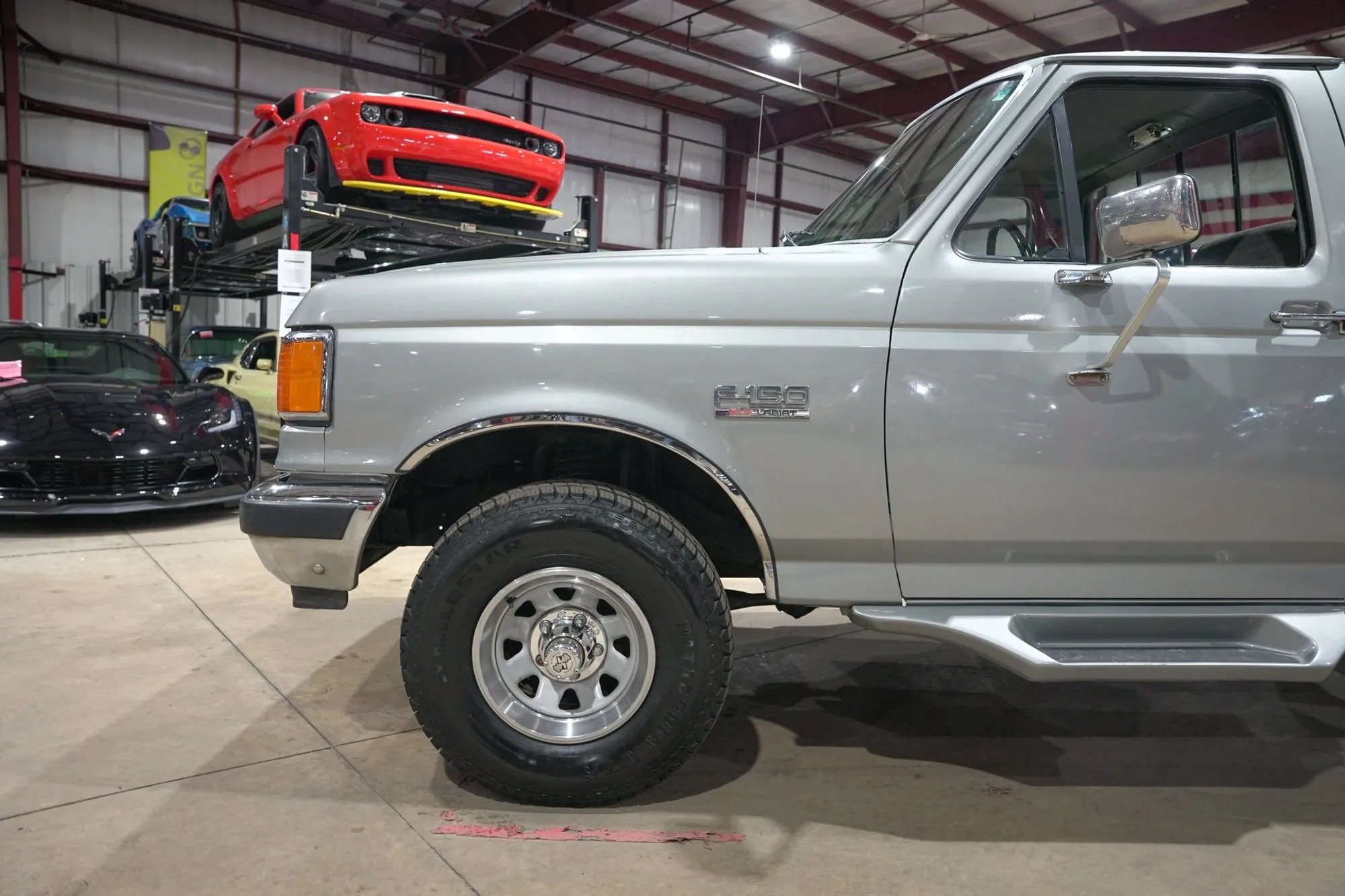 1990 Ford F-150 XLT Lariat - 3