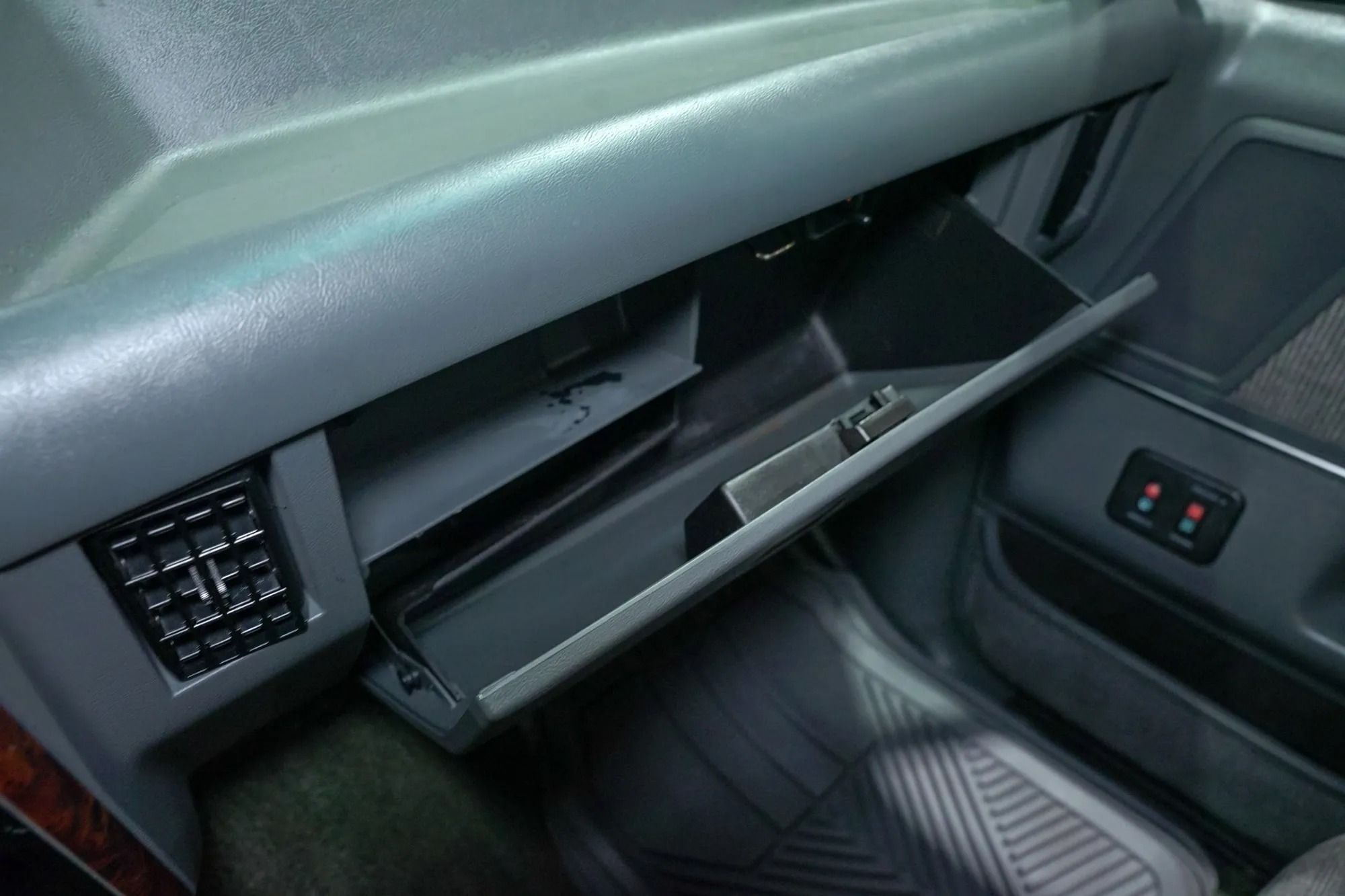 1990 Ford F-150 XLT Lariat