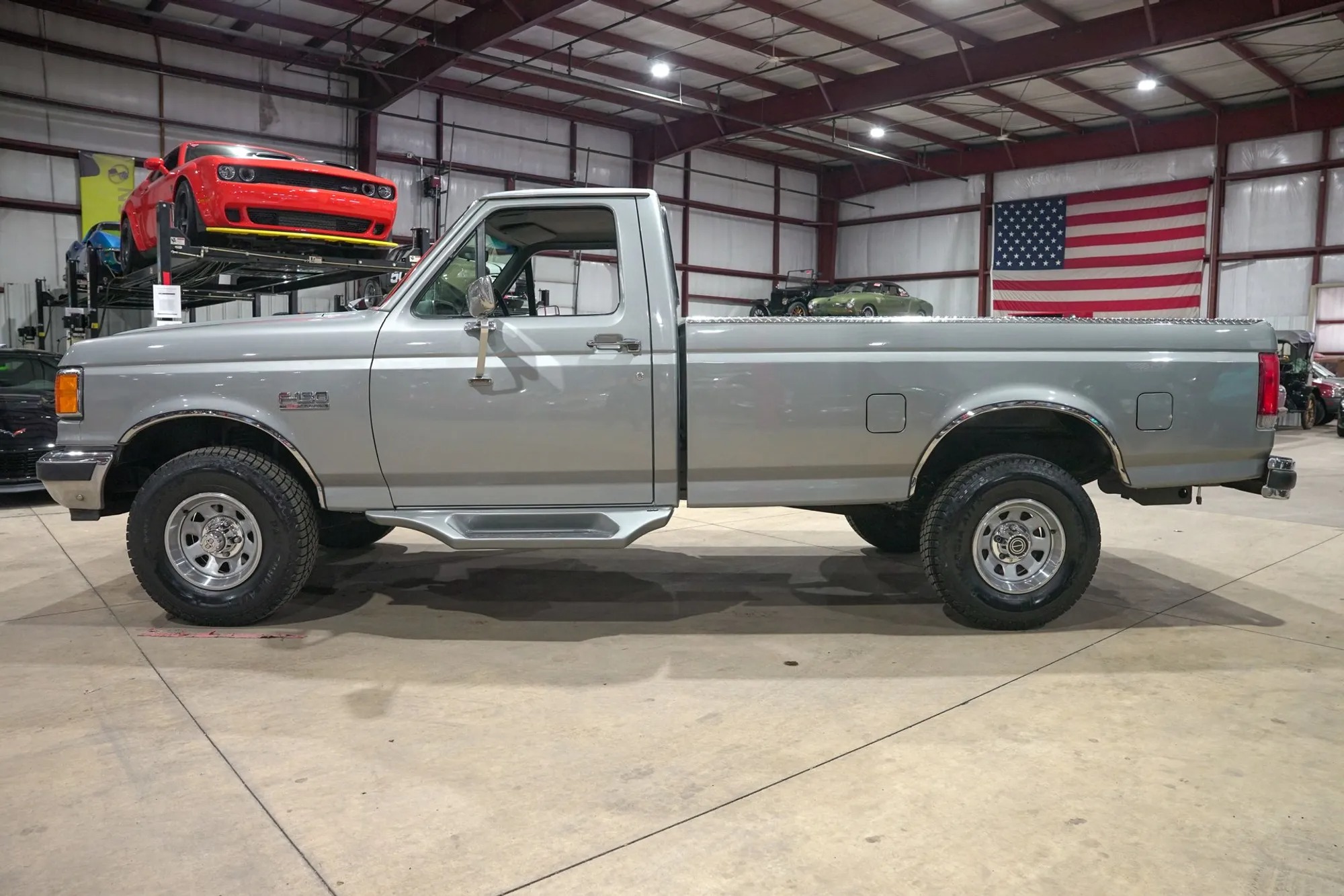 1990 Ford F-150 XLT Lariat - 2