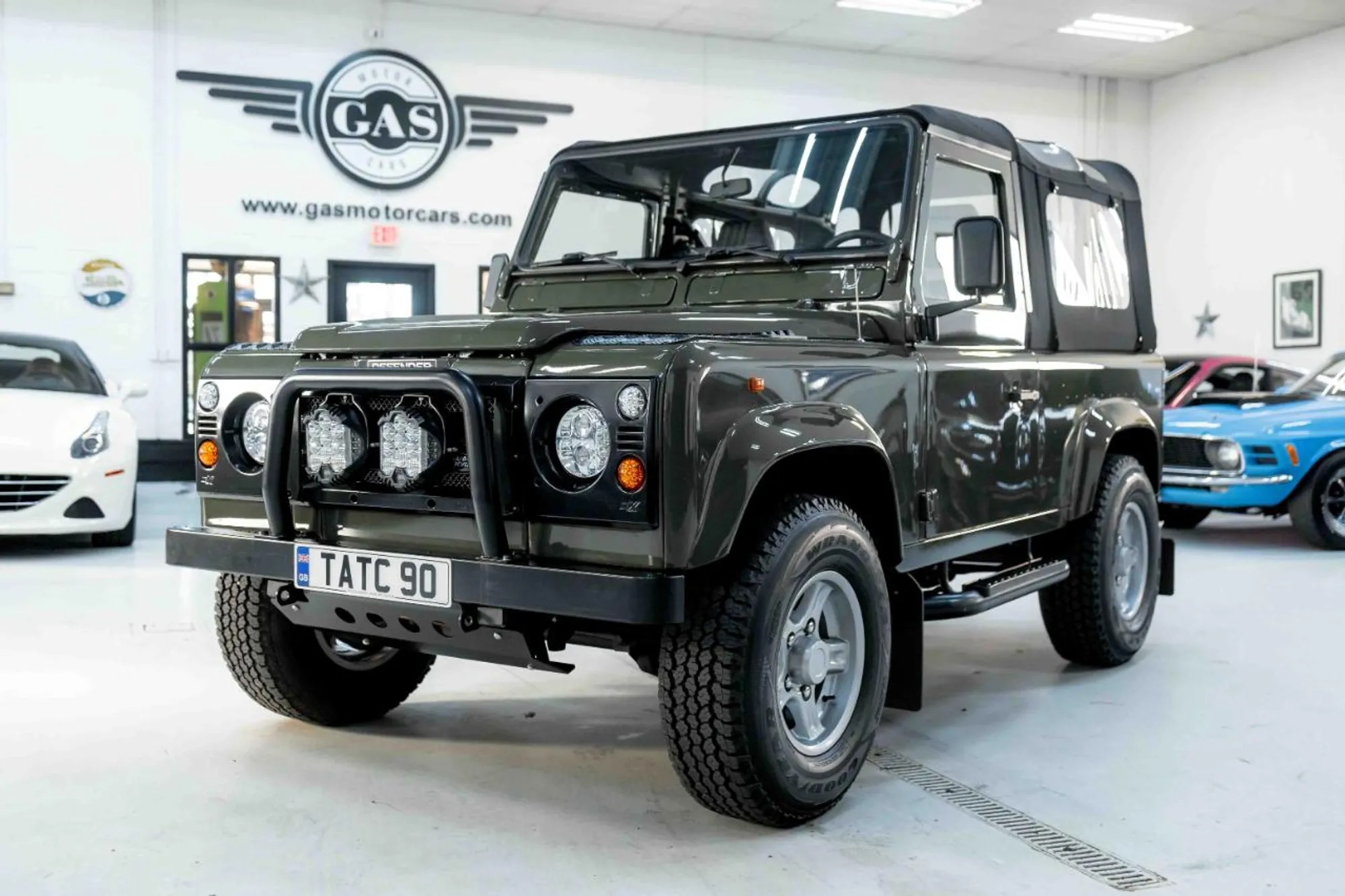  Land Rover Defender