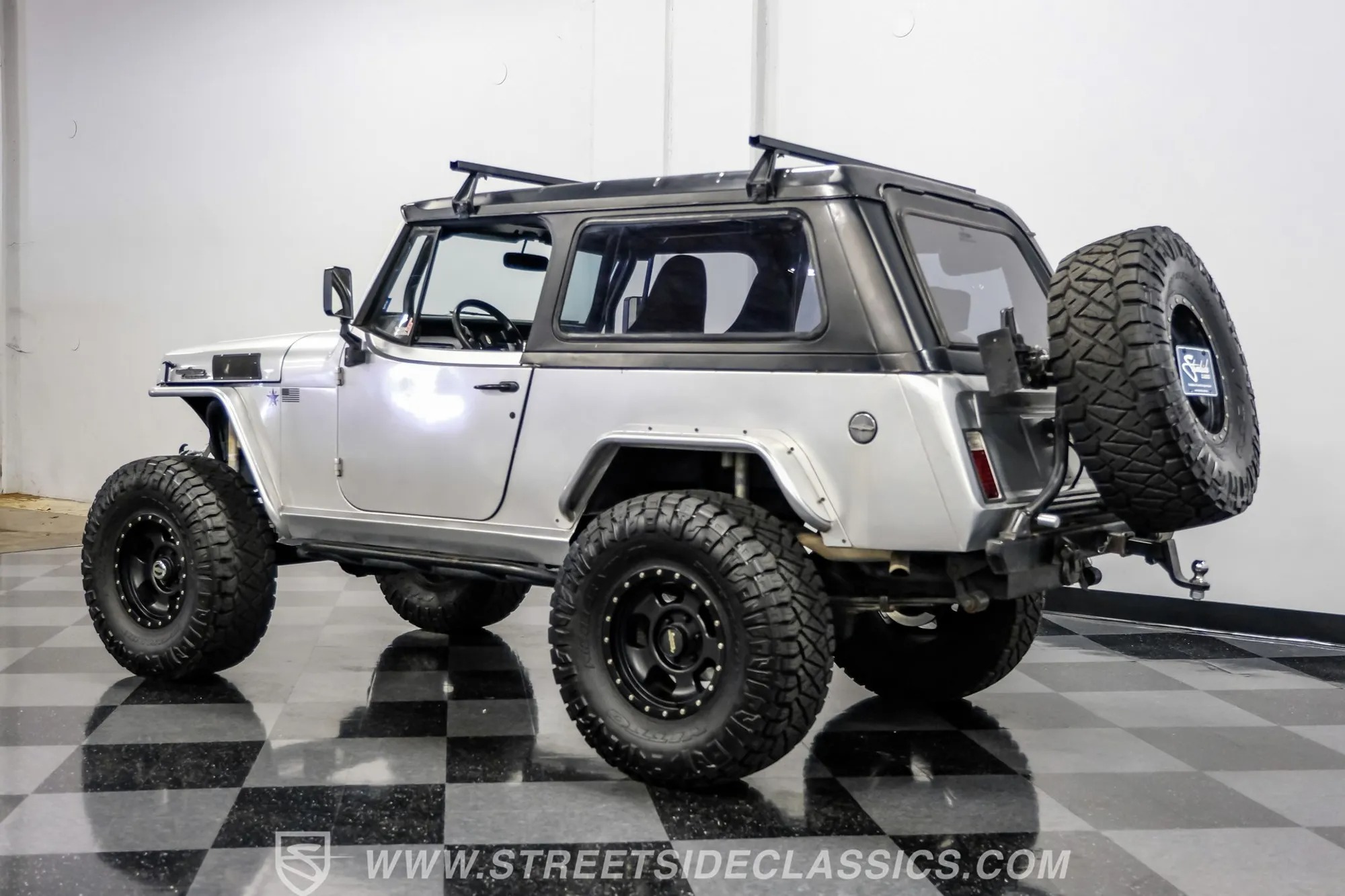 1970 Jeep Jeepster Commando - 3