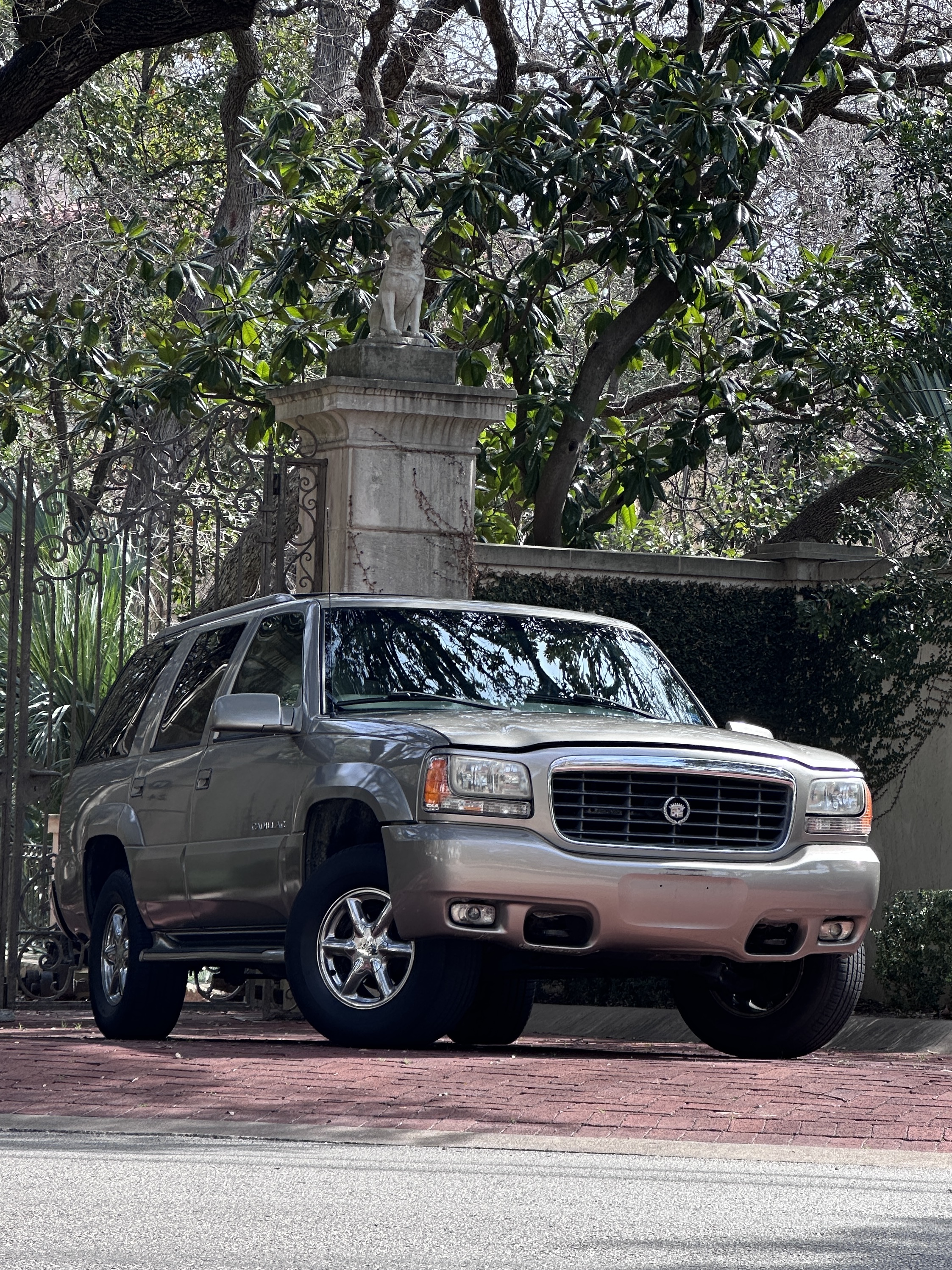 2000 Cadillac Escalade - 5