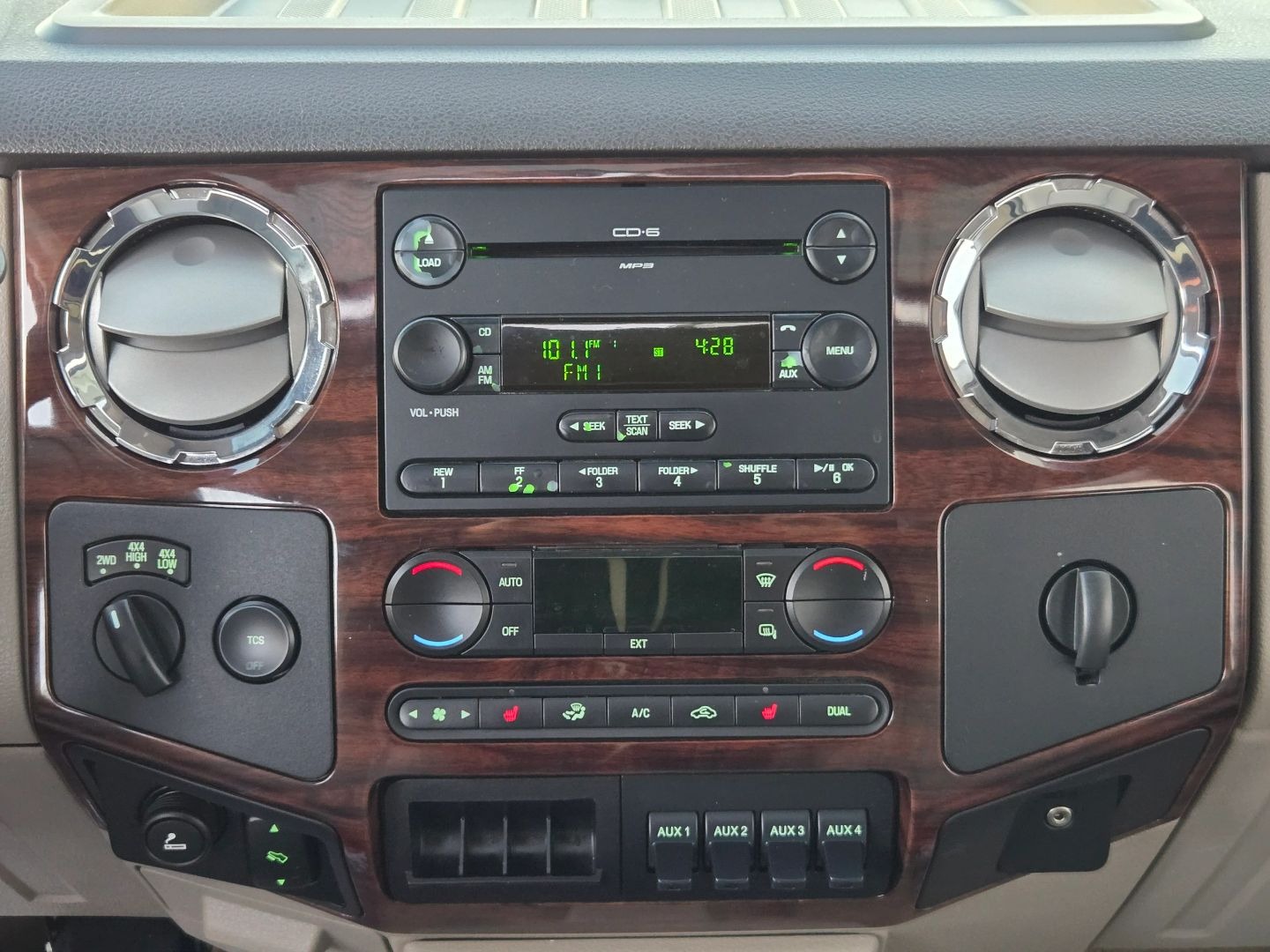 2008 Ford F350 Super Duty Crew Cab XL