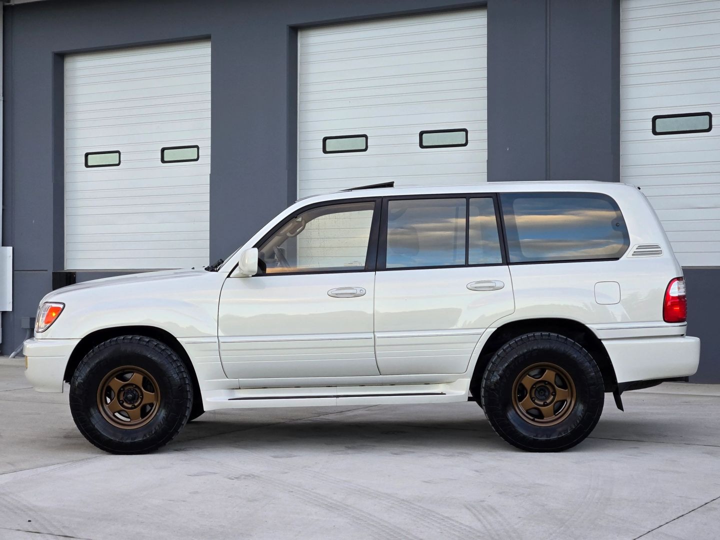 1999 Lexus LX 470 - 5