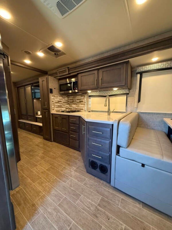 2021 Ford F-550 Thor Omni BH35