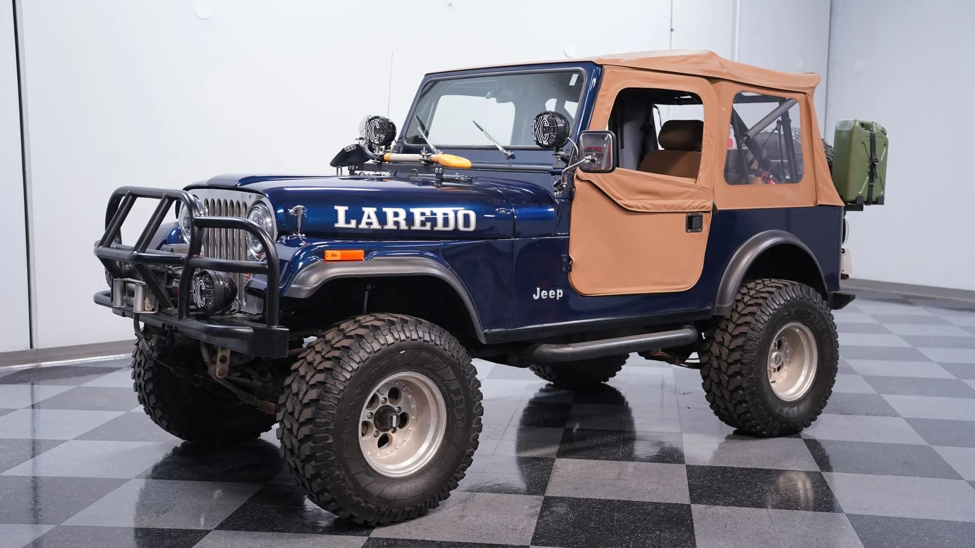 1985 Jeep CJ-7 Laredo - 4