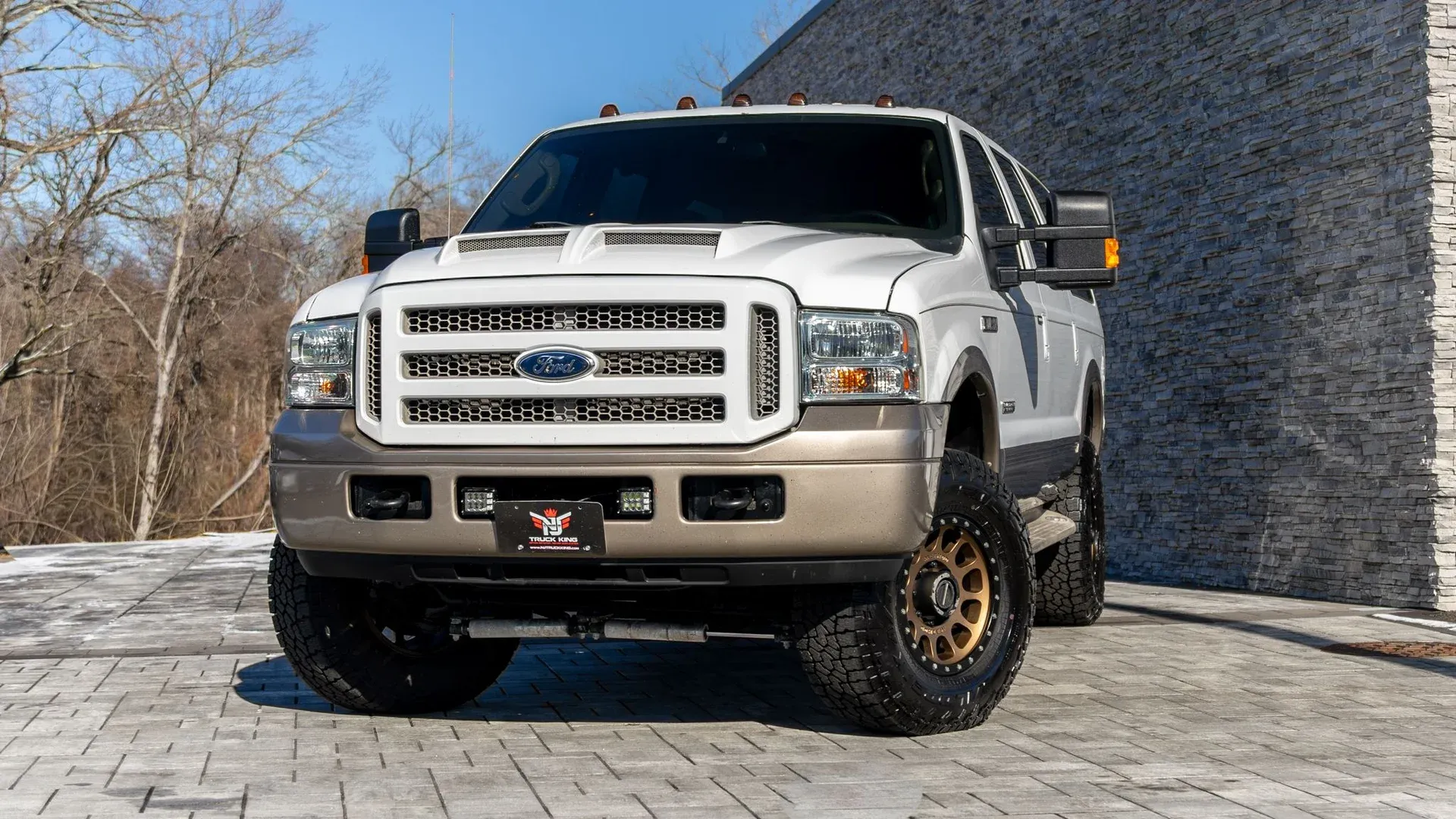 2005 Ford Excursion Eddie Bauer - 2