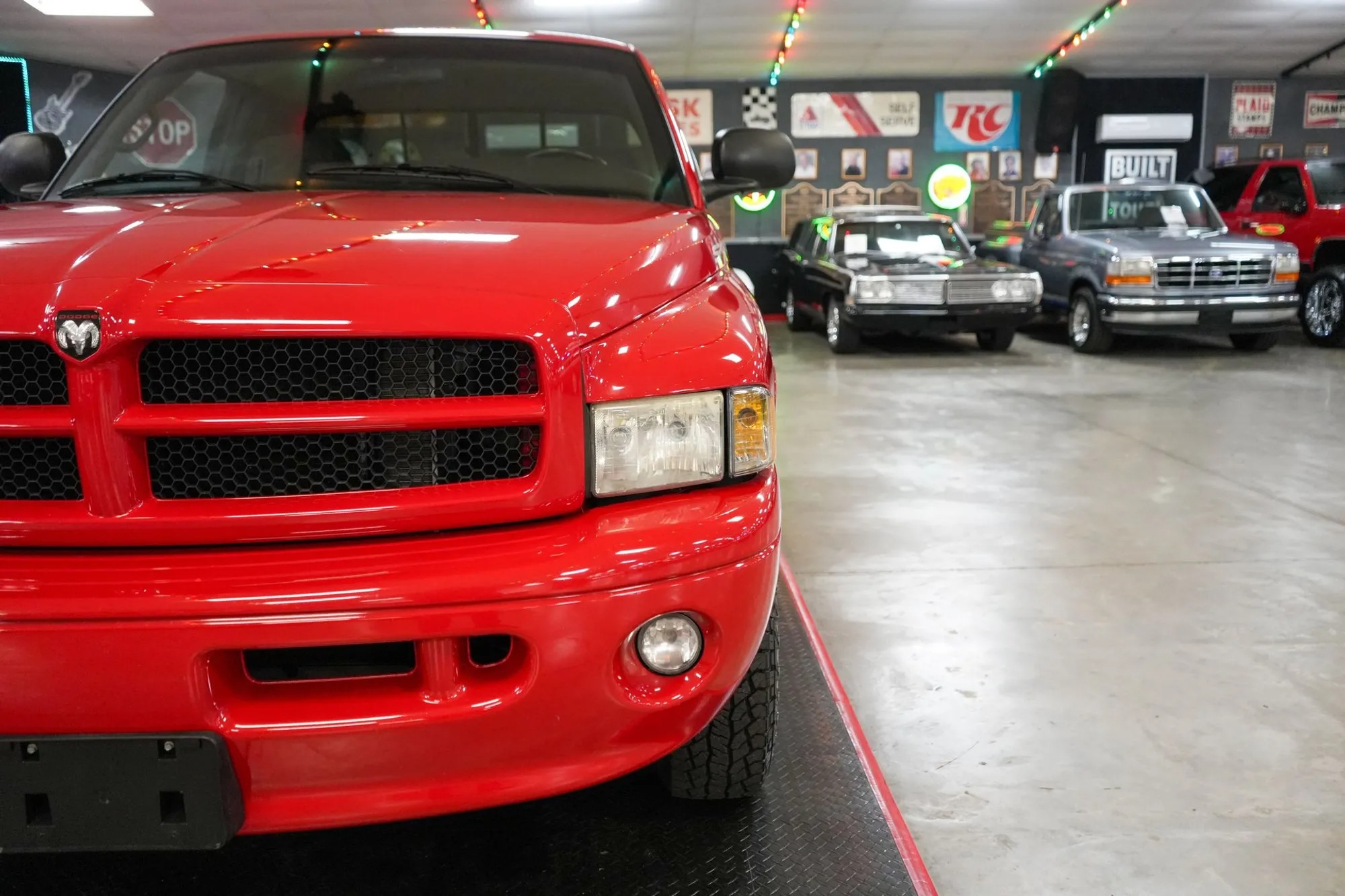 51k-Mile 2000 Dodge Ram 1500 4x4 Quad Cab Sport