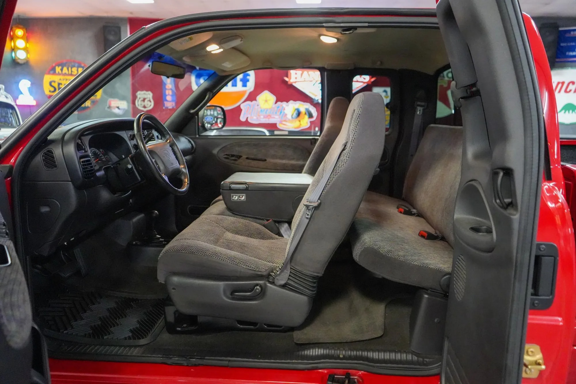 51k-Mile 2000 Dodge Ram 1500 4x4 Quad Cab Sport