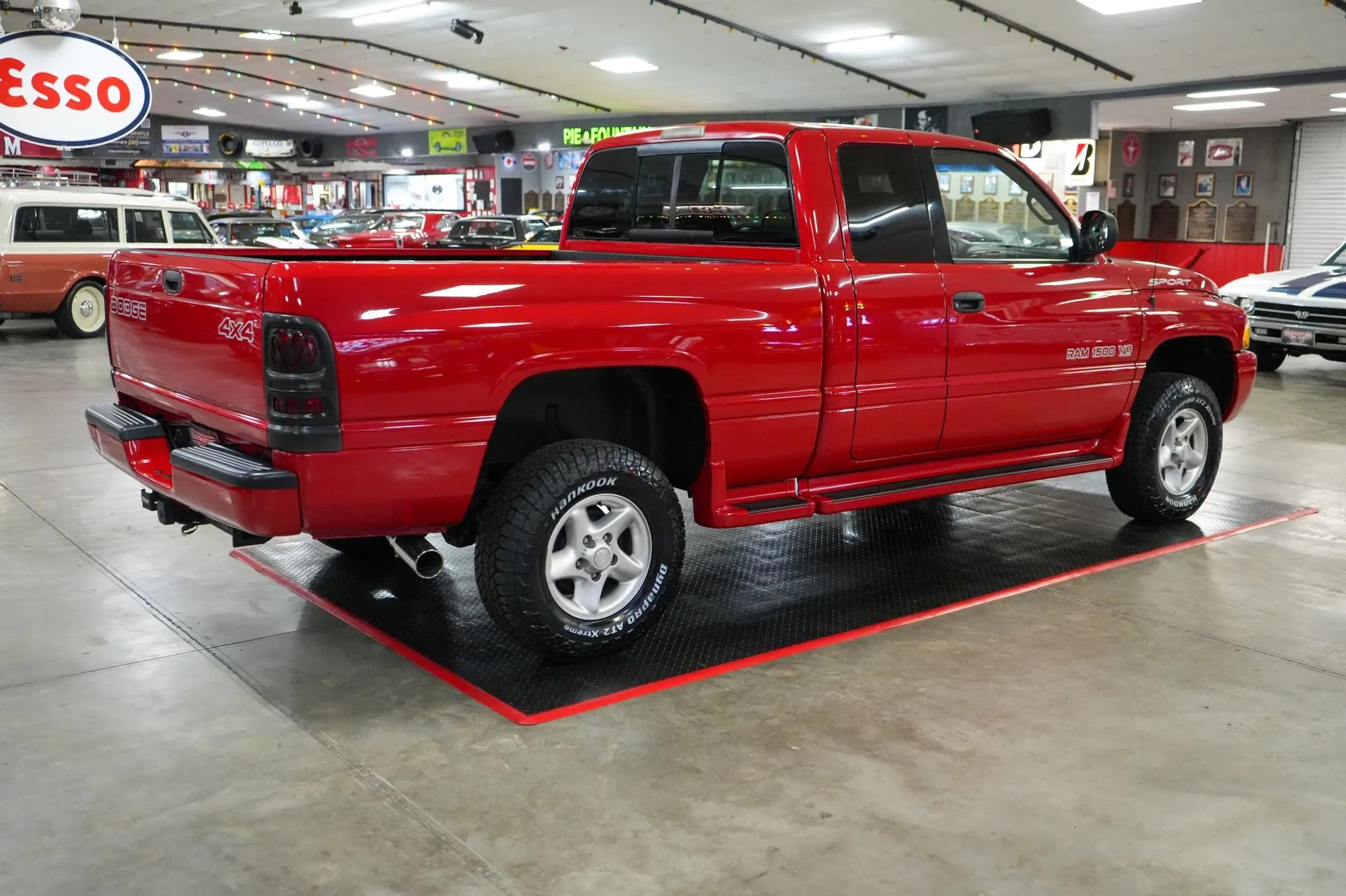 51k-Mile 2000 Dodge Ram 1500 4x4 Quad Cab Sport - 3