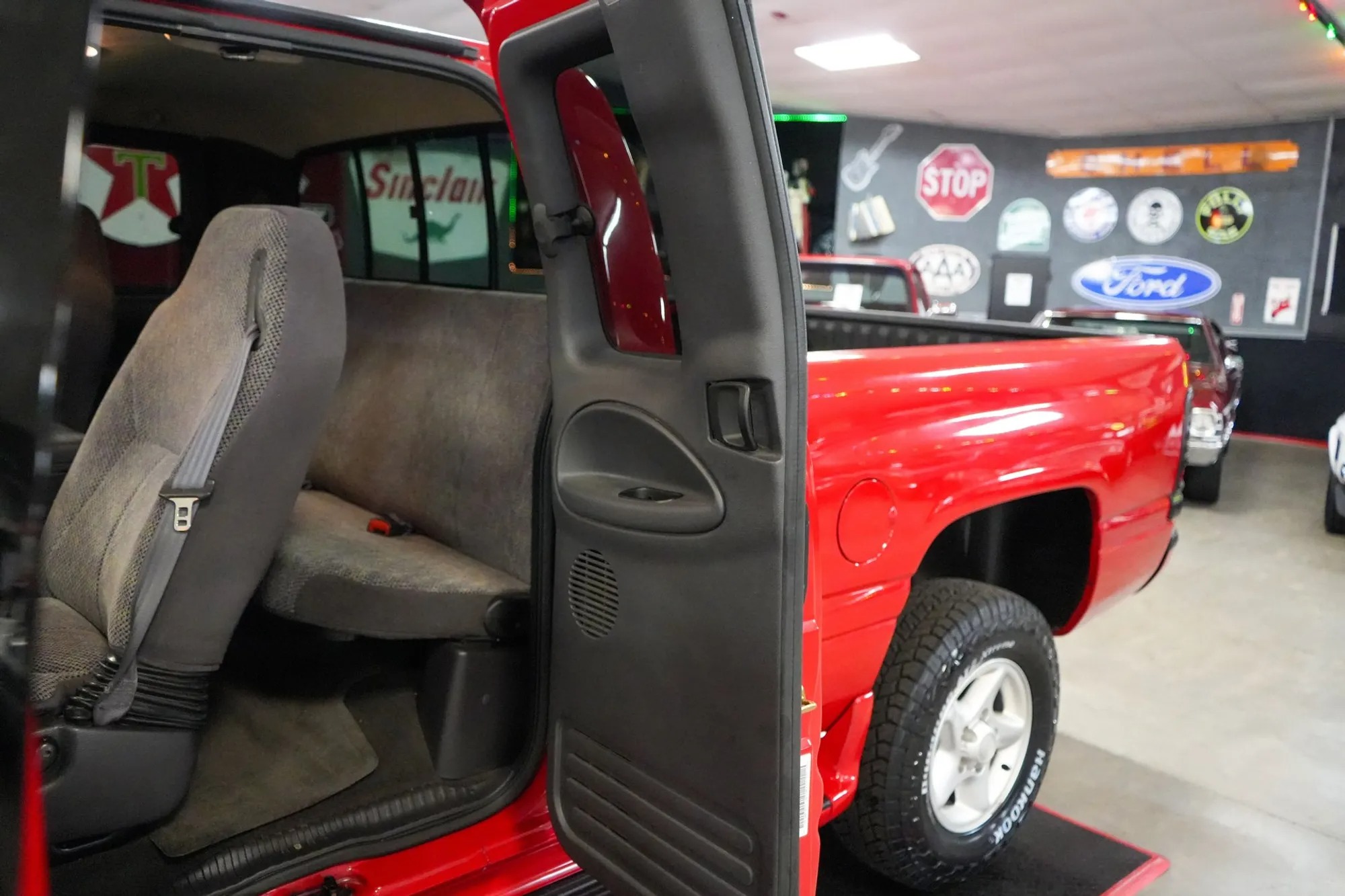 51k-Mile 2000 Dodge Ram 1500 4x4 Quad Cab Sport