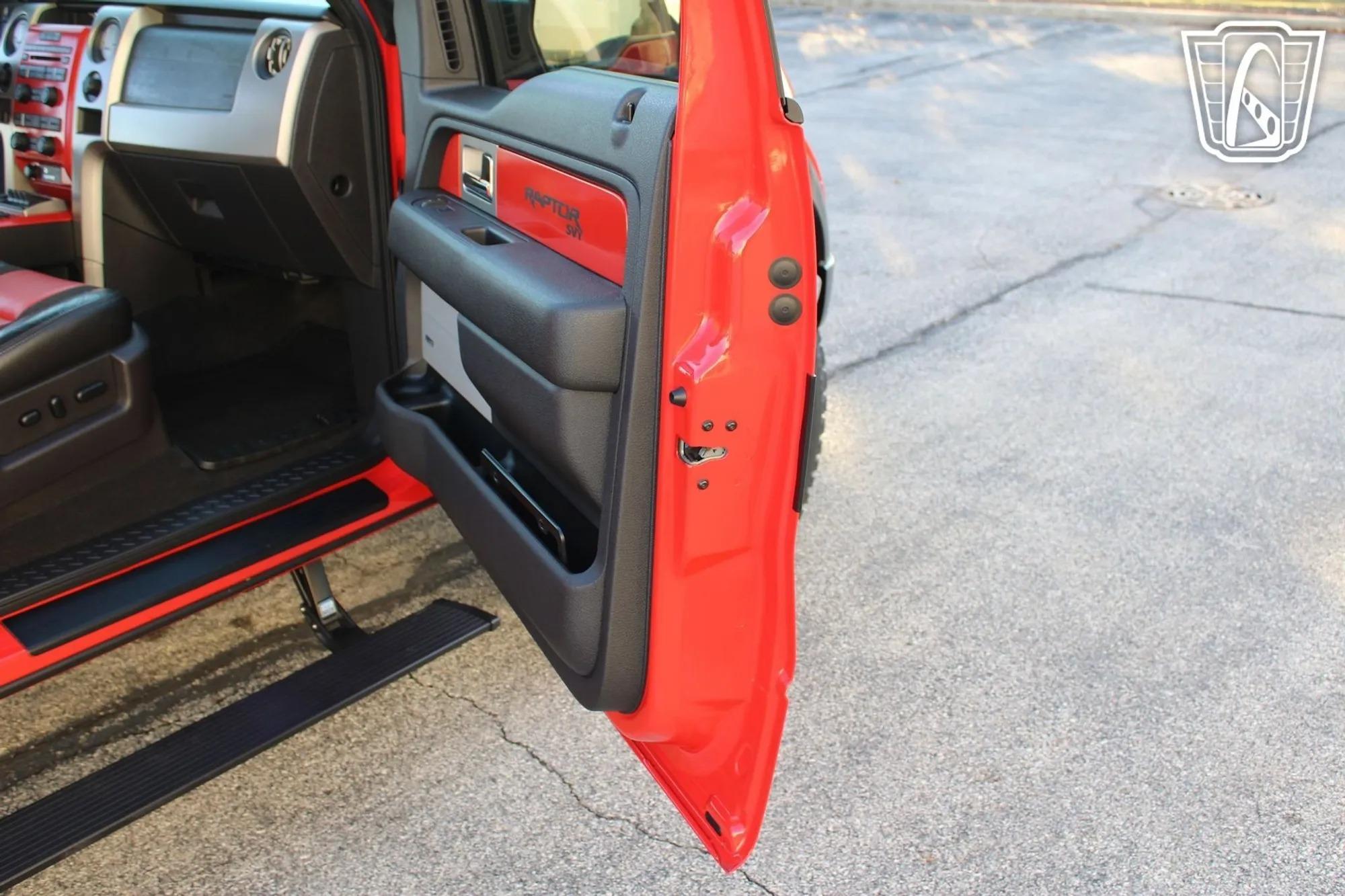 16K-Mile 2010 Ford F-150 SVT Raptor