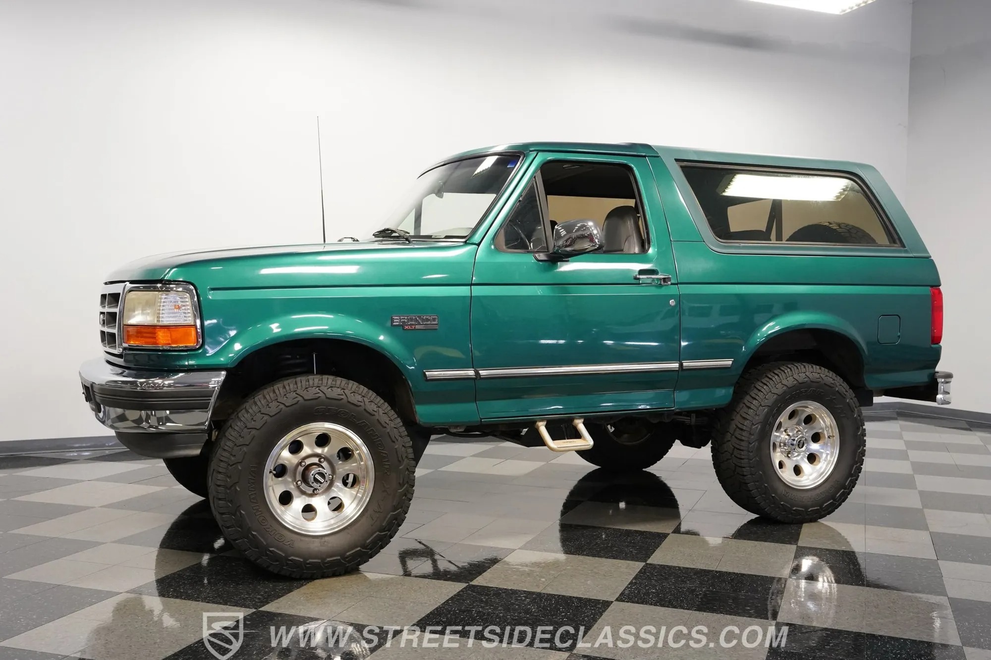 1996 Ford Bronco XLT 4×4 - 2