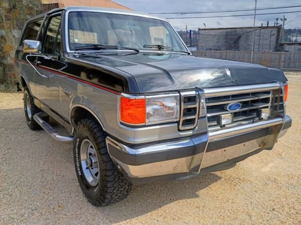 1990 Ford Bronco XLT - 3