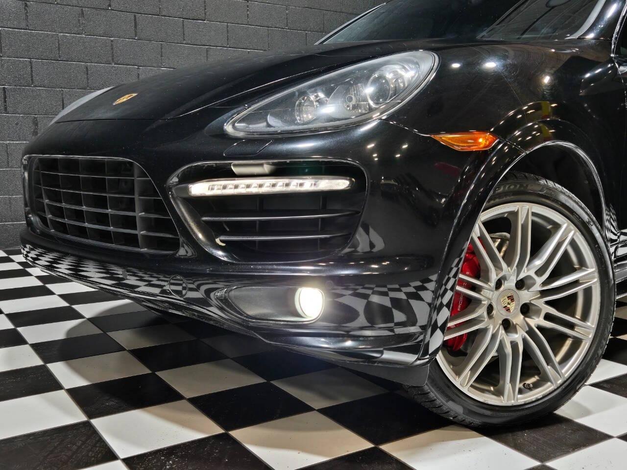 2013 Porsche Cayenne GTS