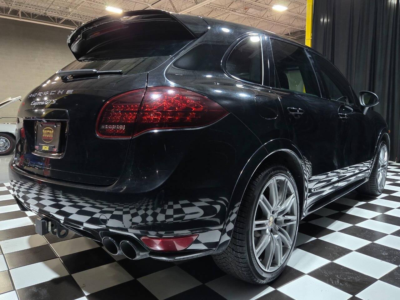 2013 Porsche Cayenne GTS - 4