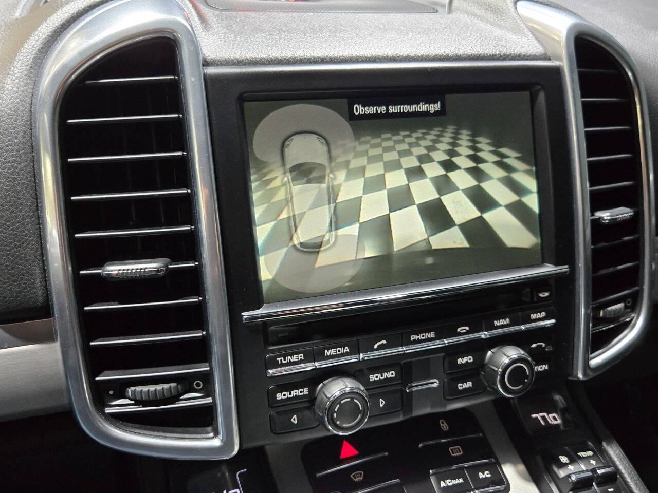 2013 Porsche Cayenne GTS