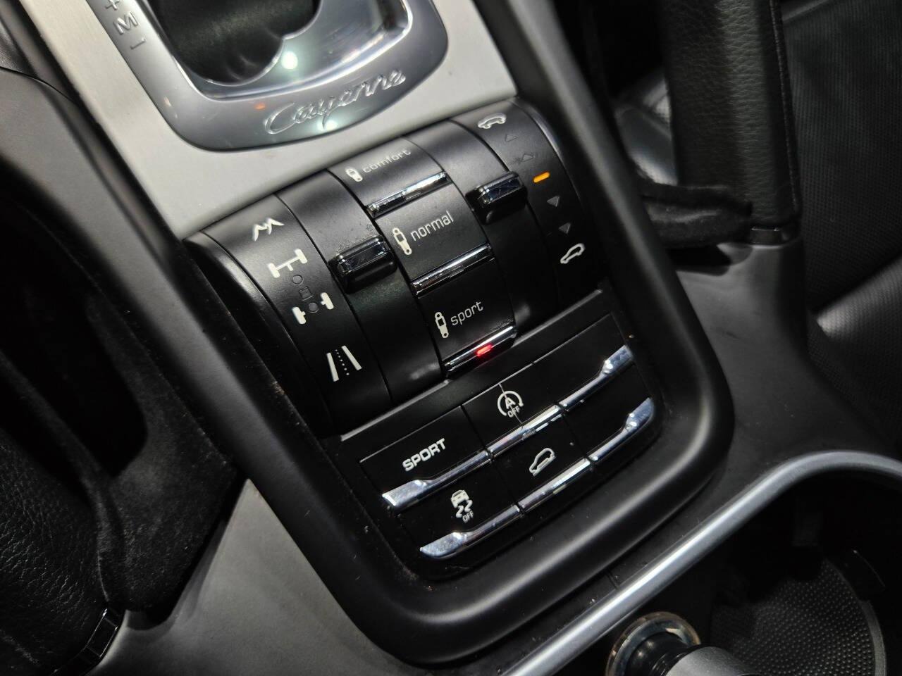 2013 Porsche Cayenne GTS