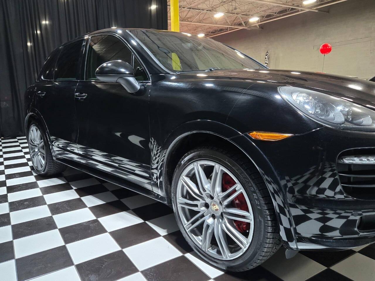 2013 Porsche Cayenne GTS