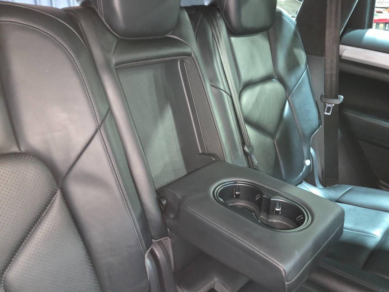 2013 Porsche Cayenne GTS