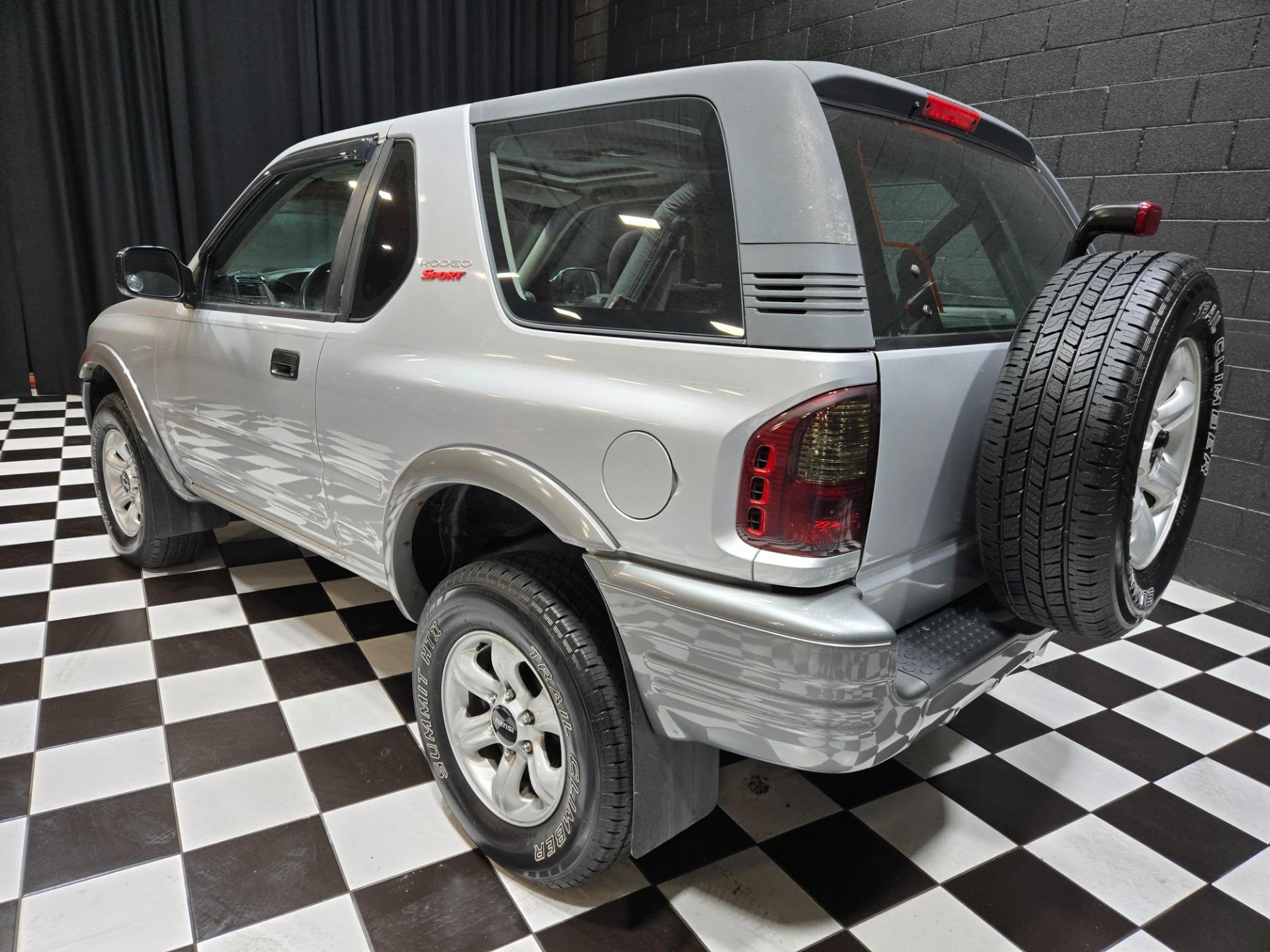 2002 Isuzu Rodeo Sport - 4
