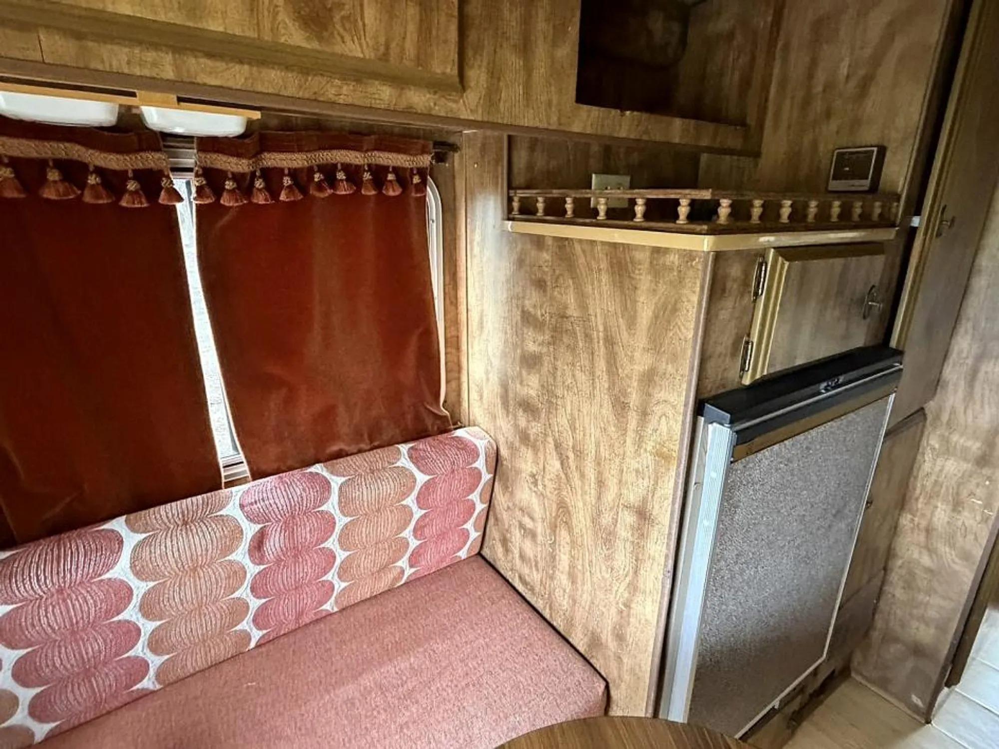 1984 Nissan Sunrader