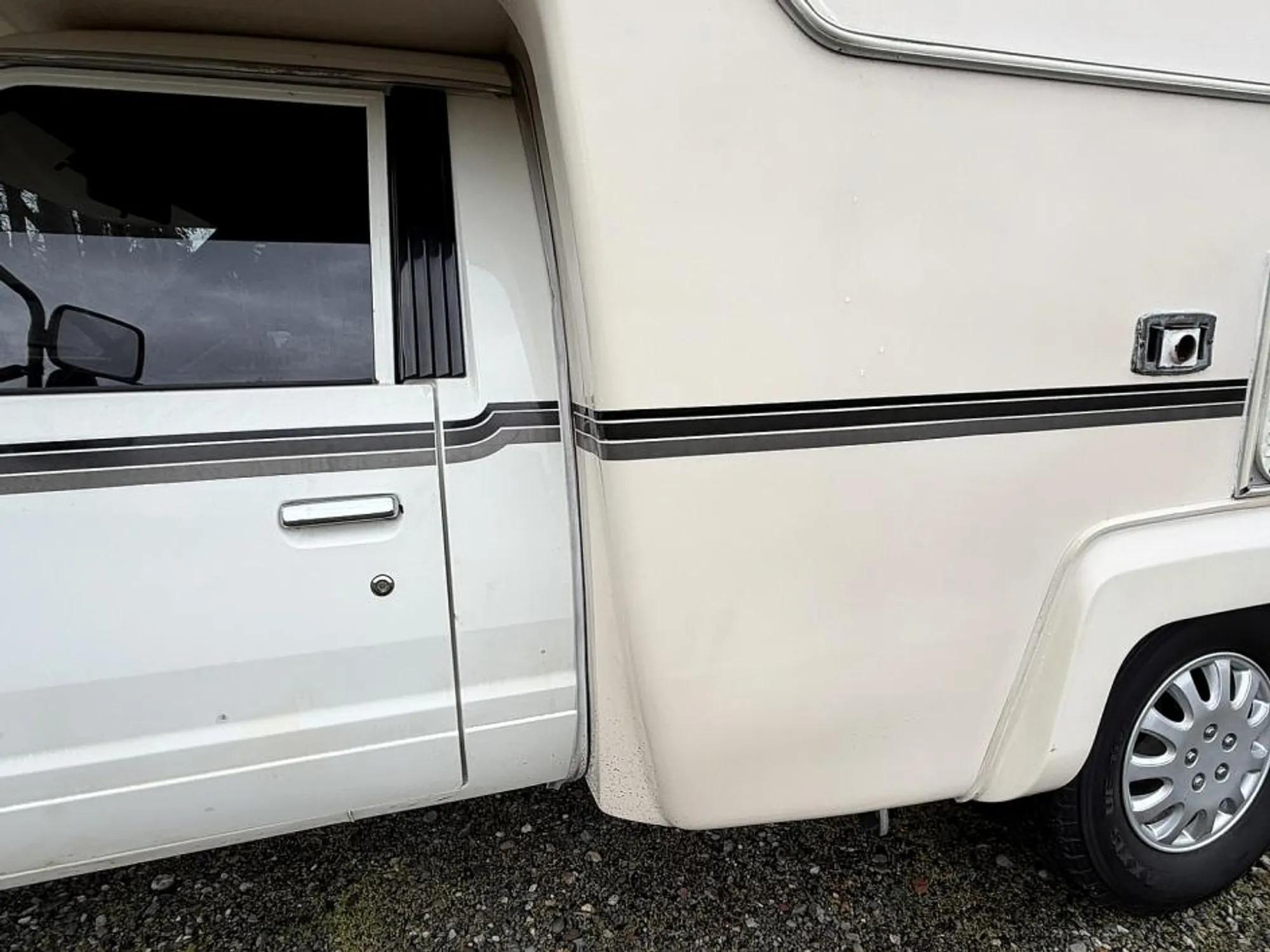 1984 Nissan Sunrader