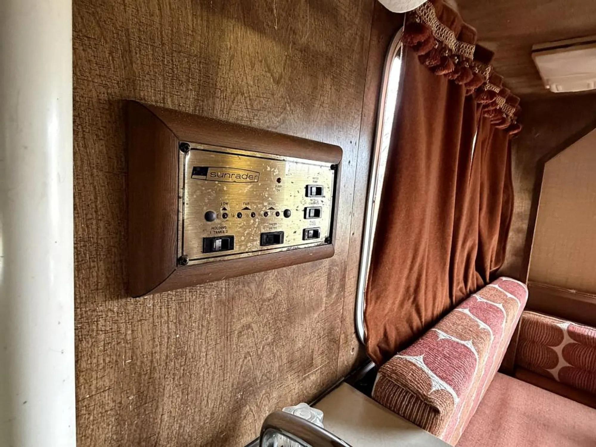 1984 Nissan Sunrader