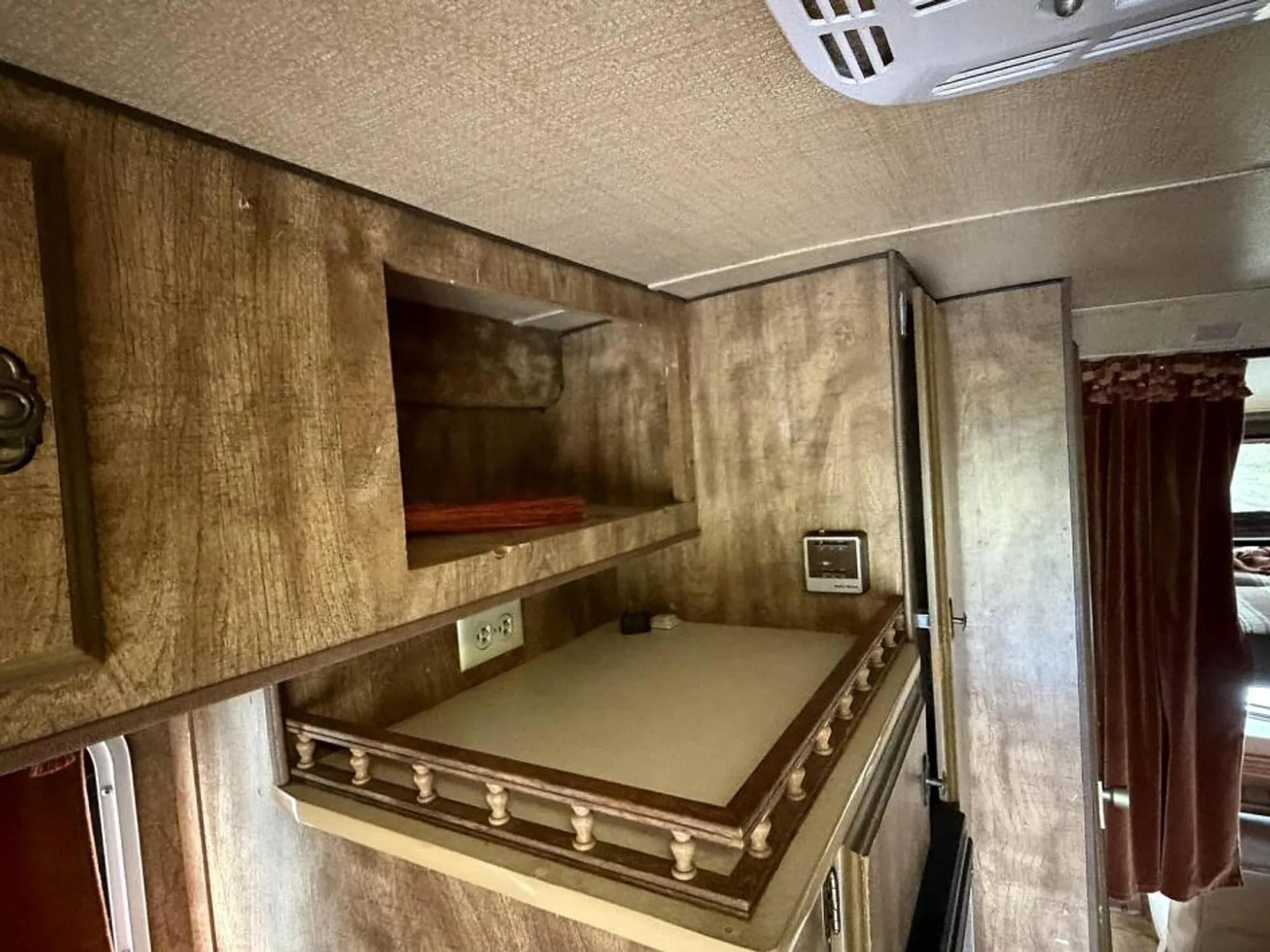 1984 Nissan Sunrader