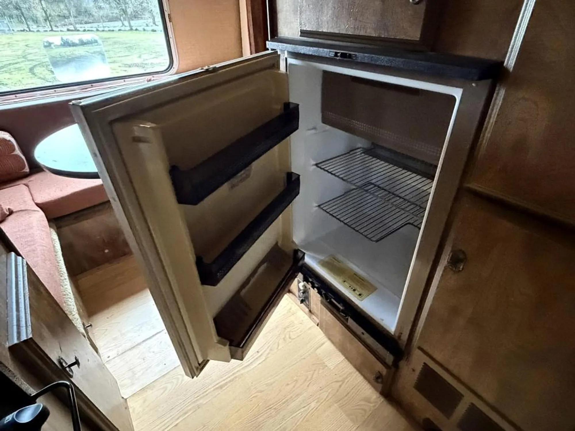 1984 Nissan Sunrader