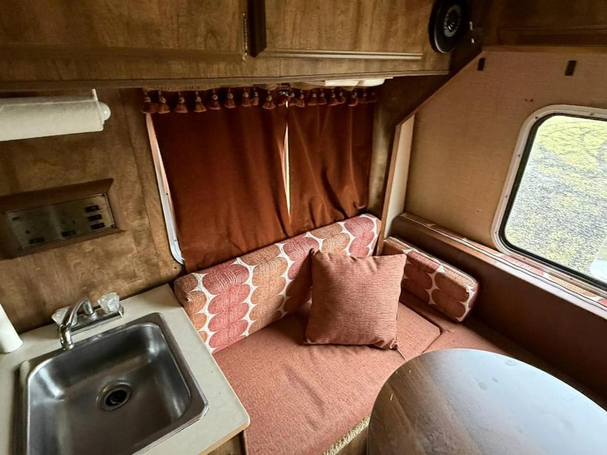 1984 Nissan Sunrader